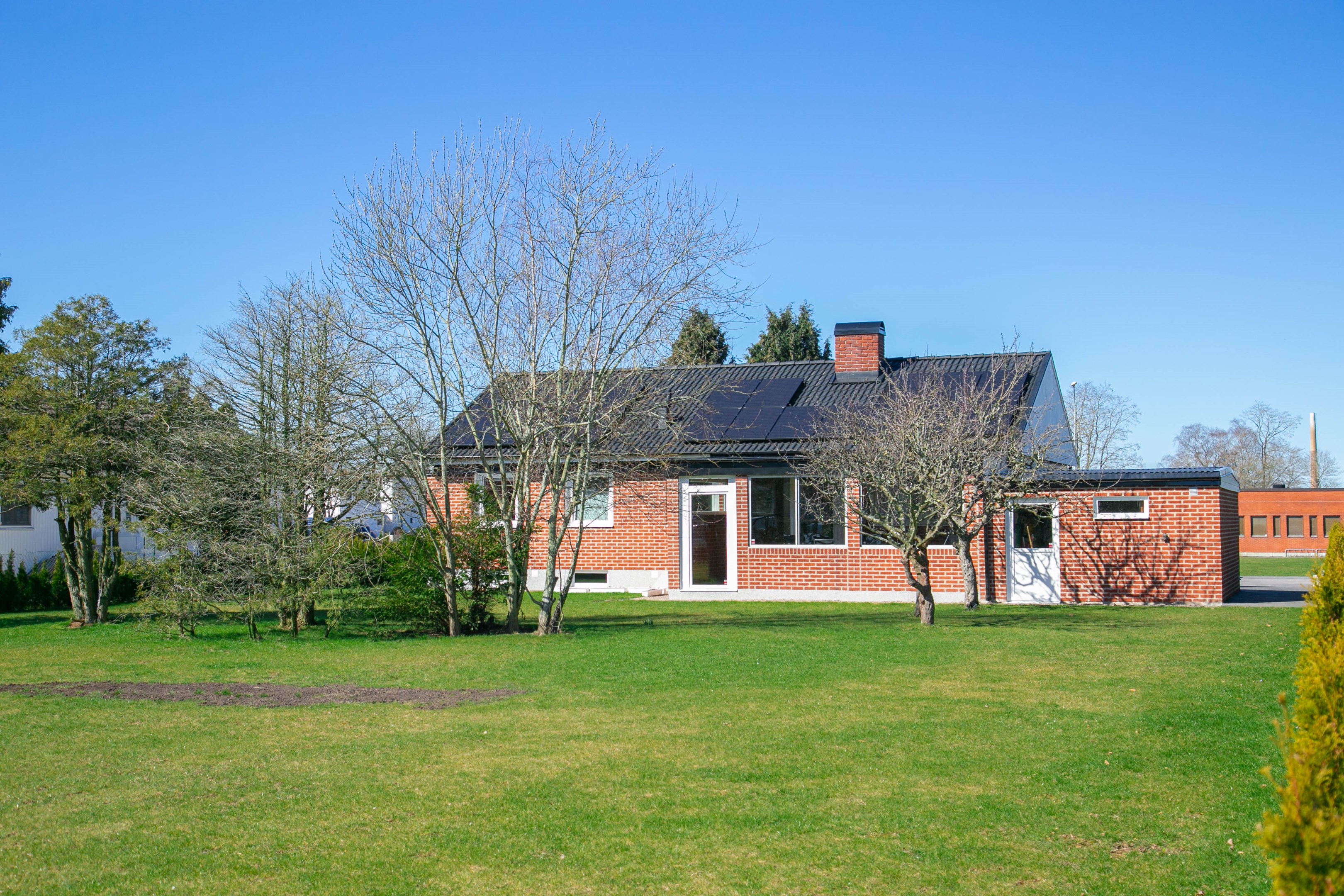 Stor härlig tomt - se solcellerna på taket - Energiklass A