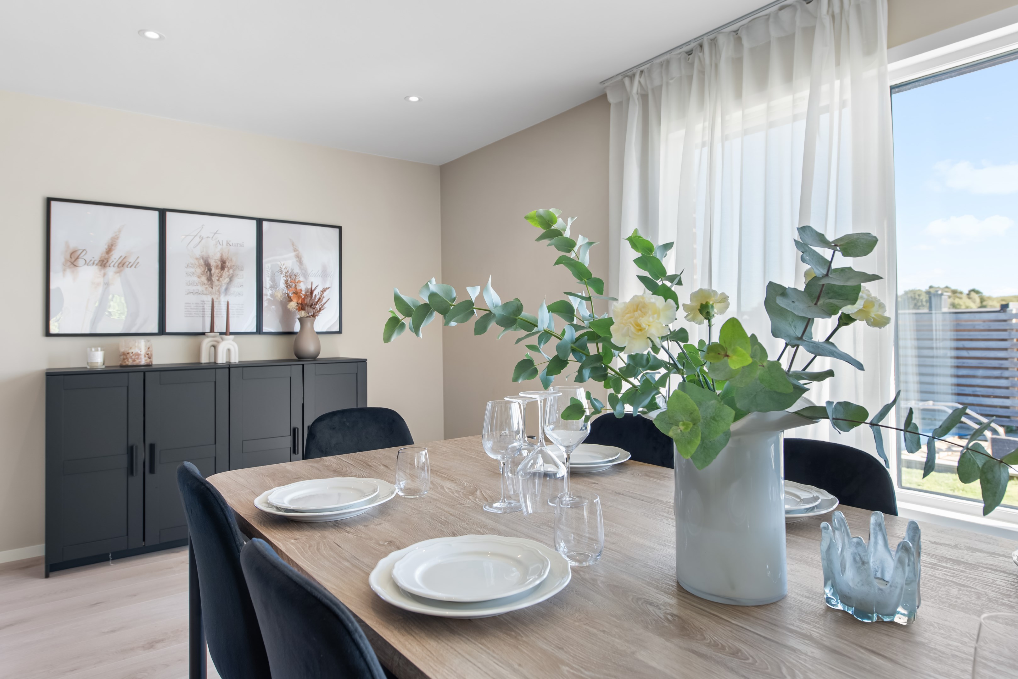 Fint ljus vid matplatsen