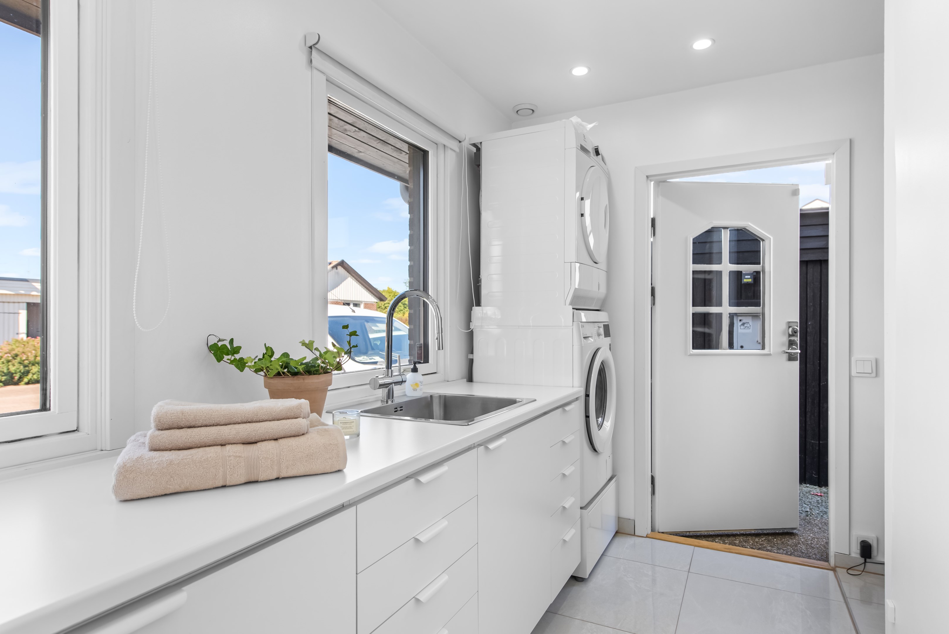 Tvättstuga med gott om plats