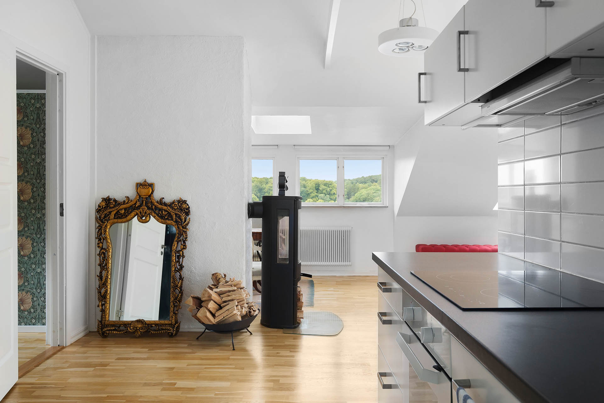 Kök med öppet till vardagsrummet