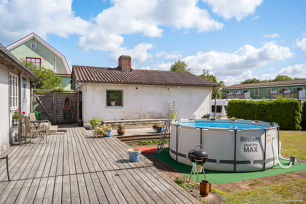 Stort solsäkert trädäck