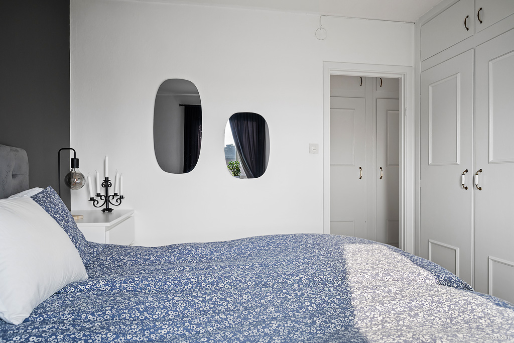 Med inbyggda garderober