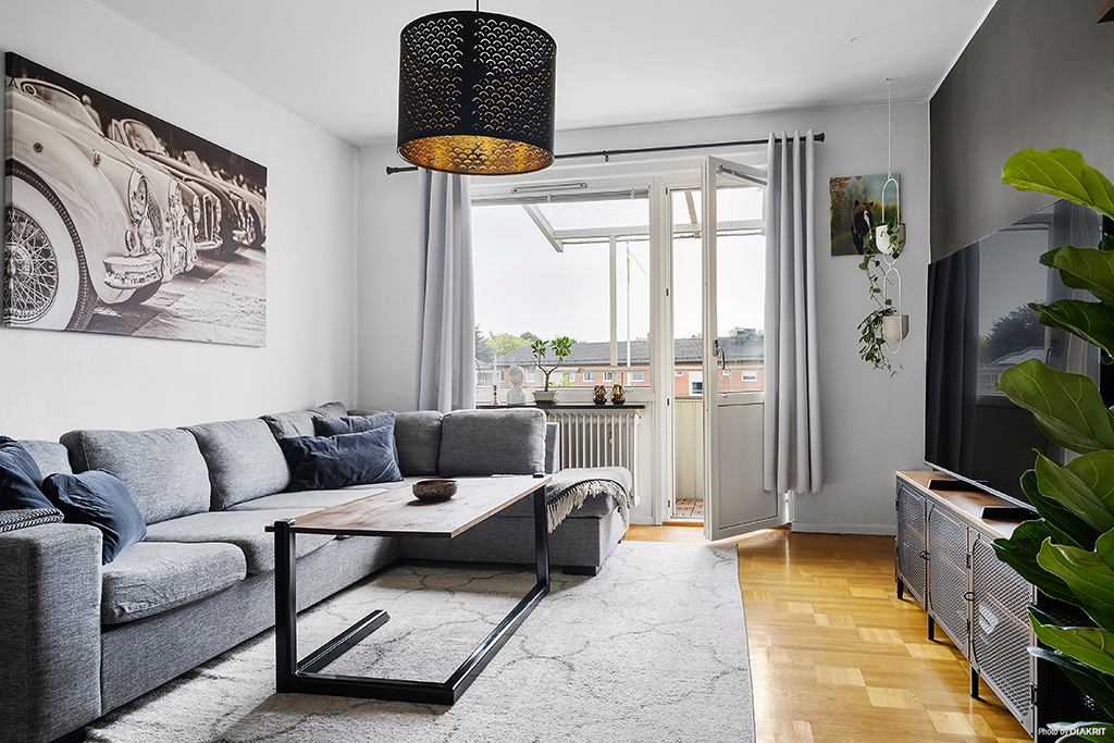 Vardagsrum mot balkong