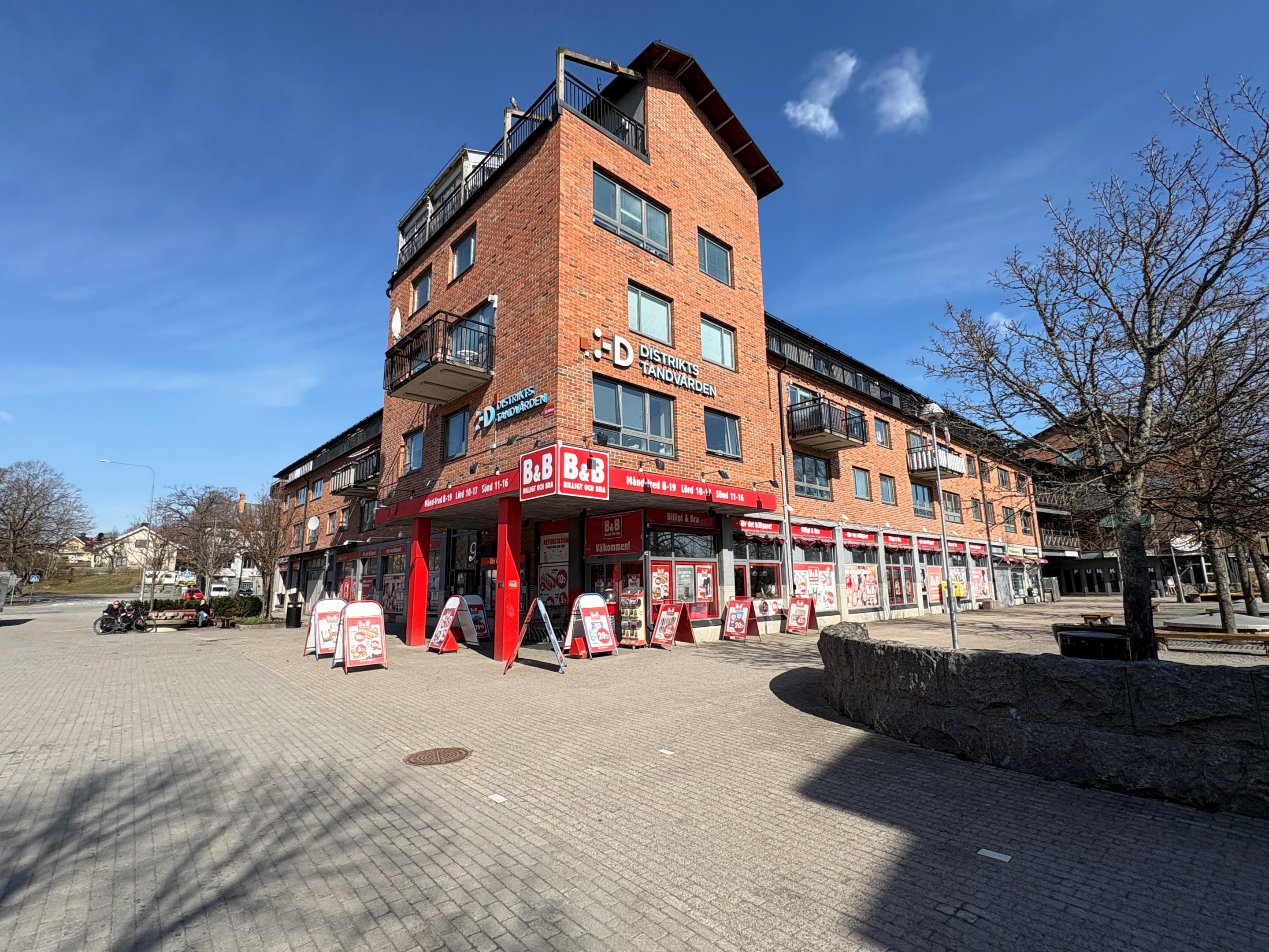 Detaljhandel till salu – Rimbo, Köpmannagatan 1A bild 1
