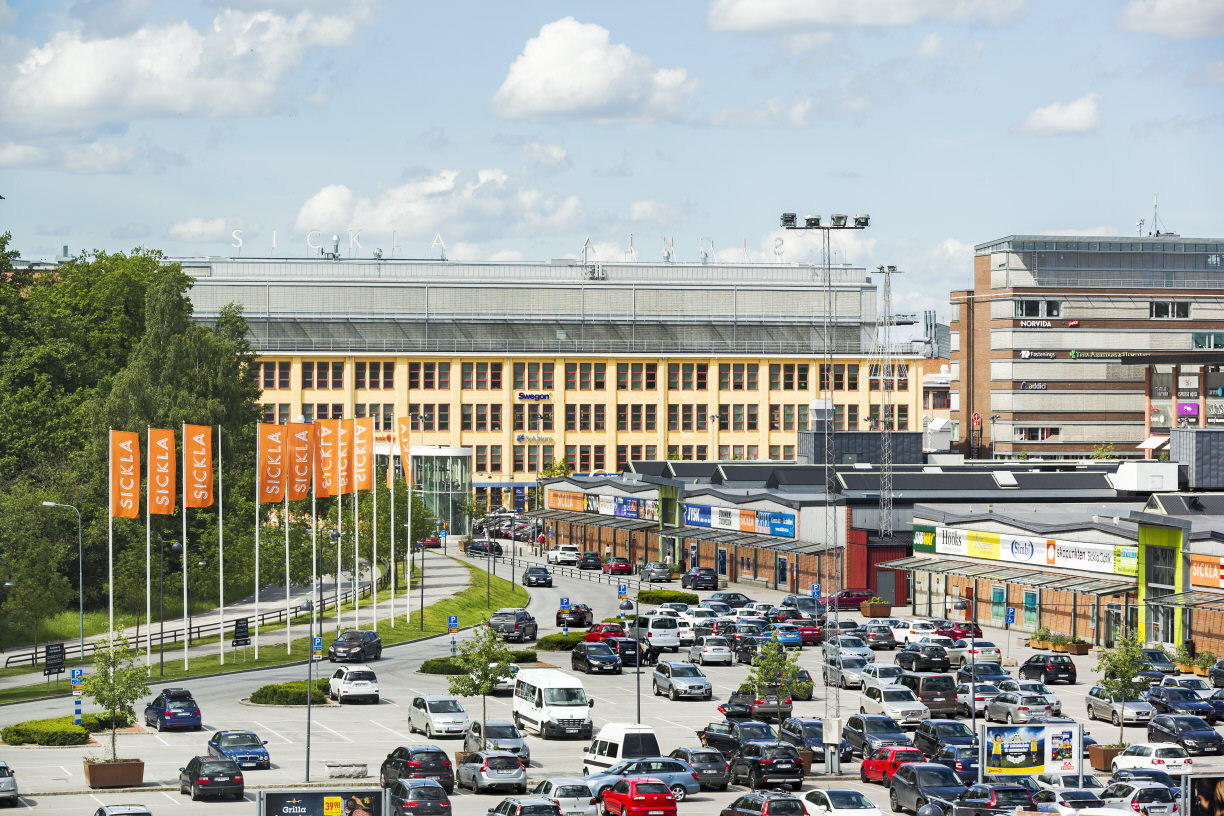 Sickla köpkvarter med butiker & service