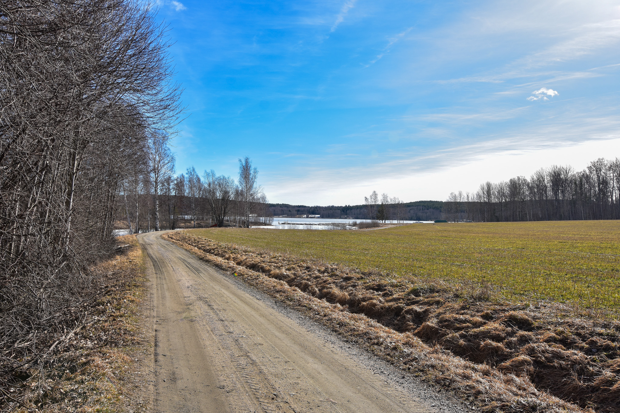  Väg ner till sjön Bergviken
