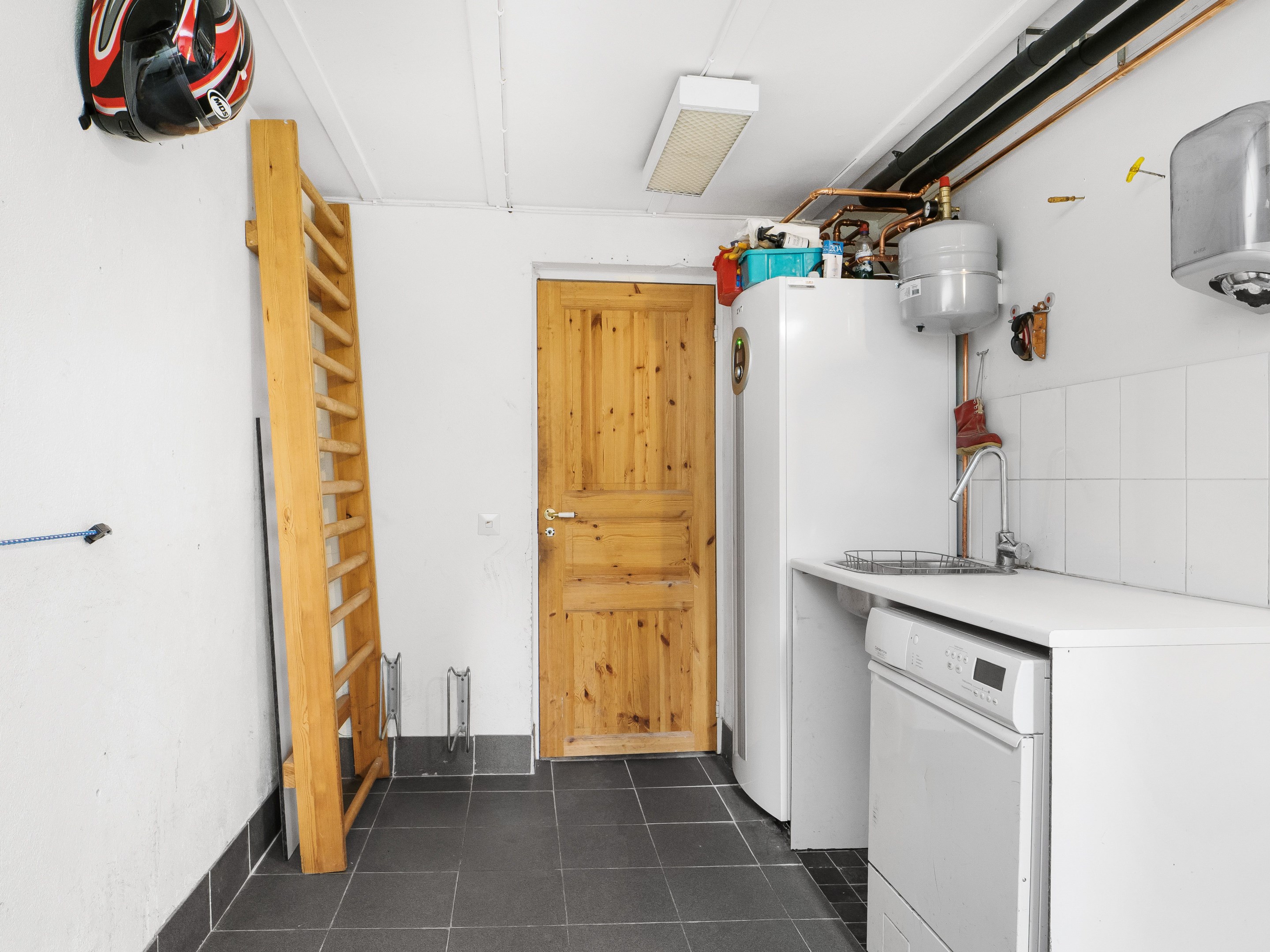 Tvättstuga/pannrum i källare