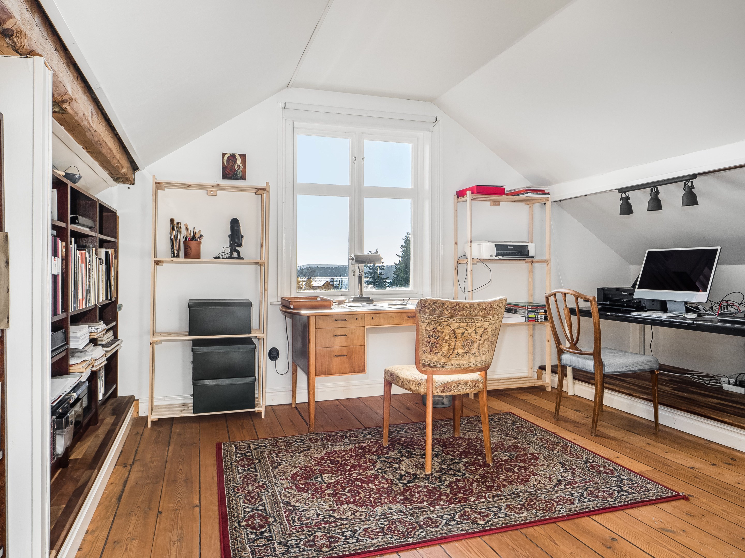 Kontor på inredda vinden