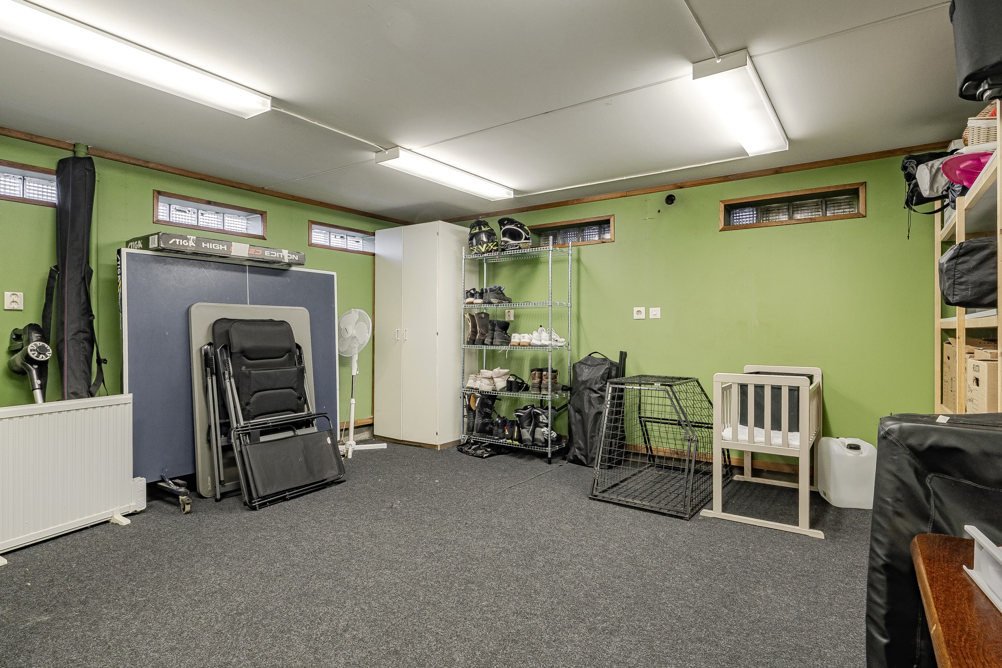 Stort förråd i källaren