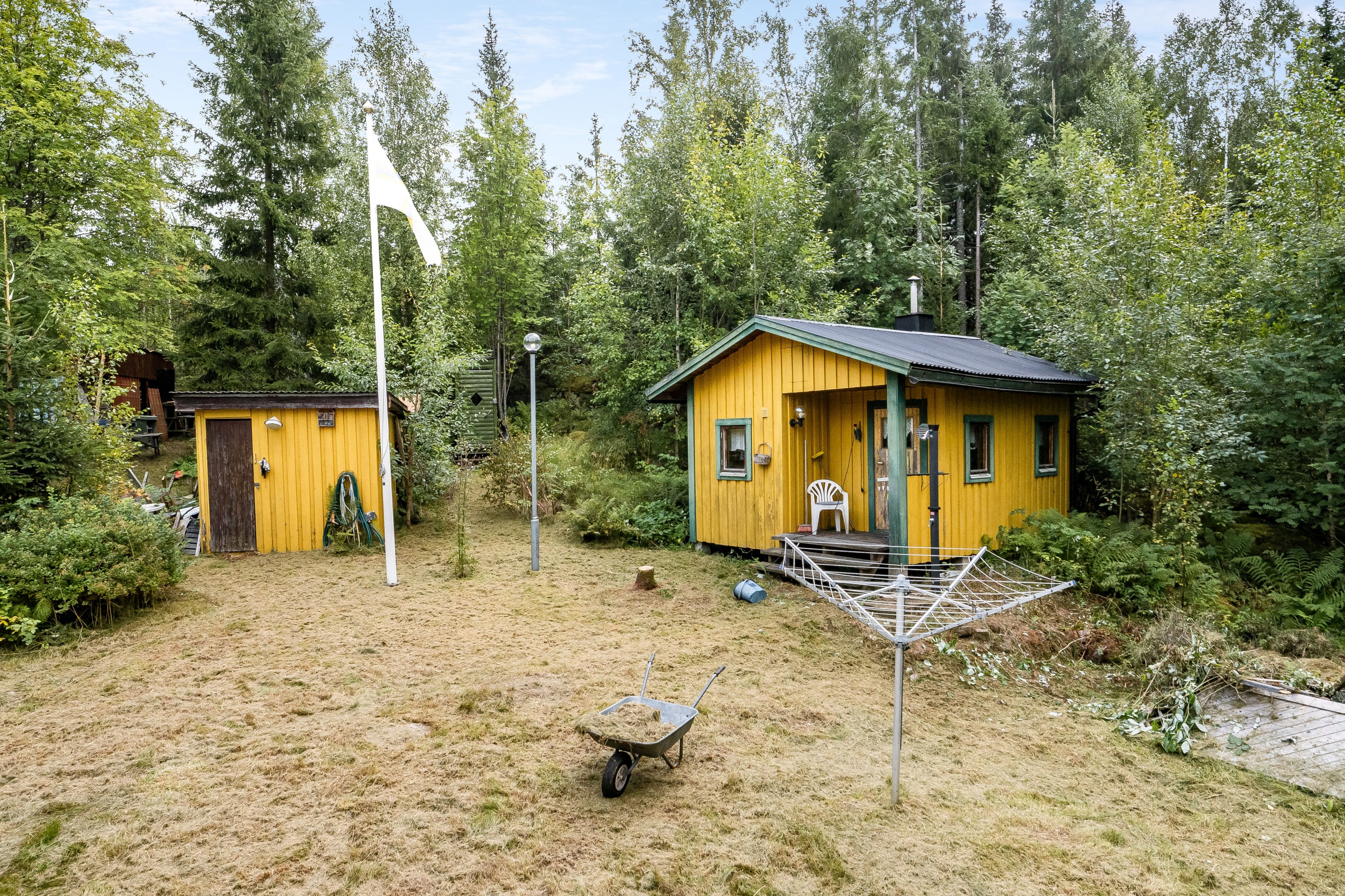 Bastustuga & förråd