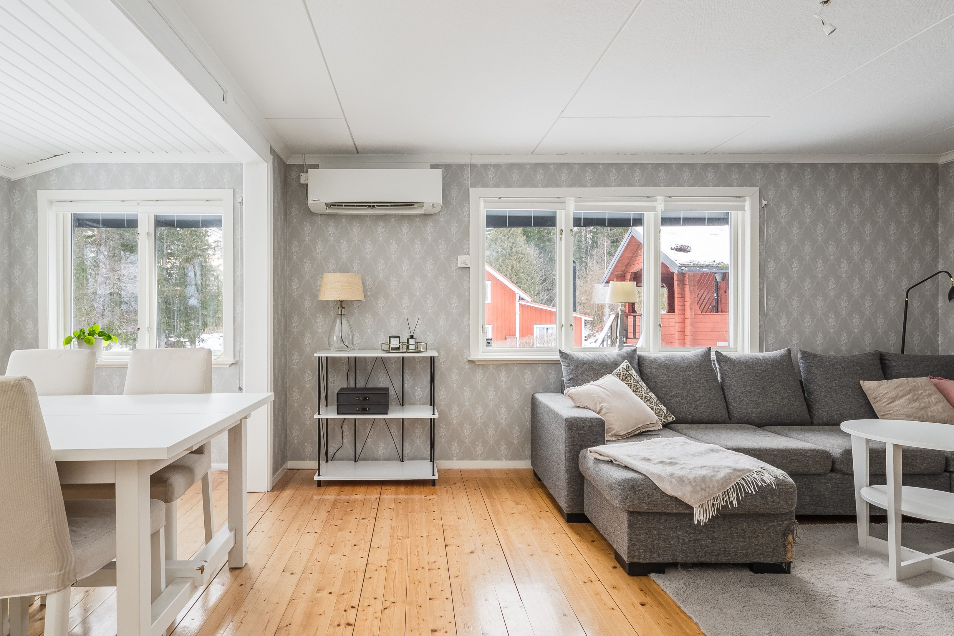 Vardagsrum med matplats