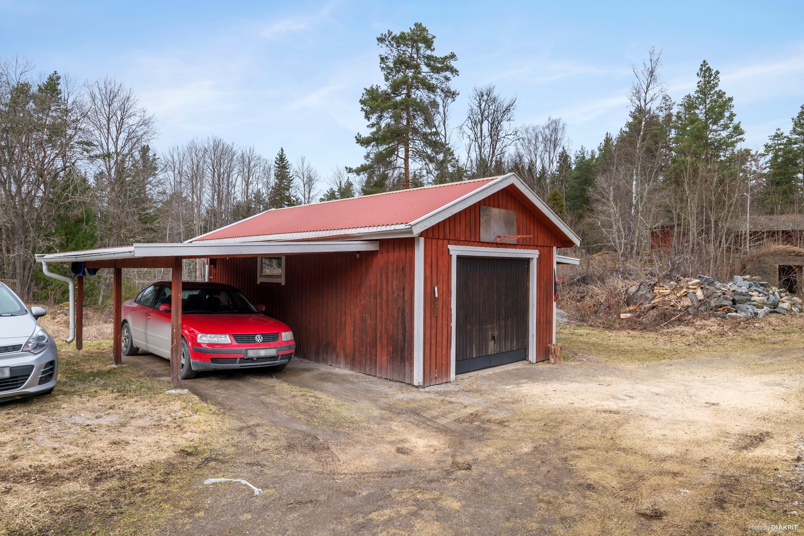 Garage med carport