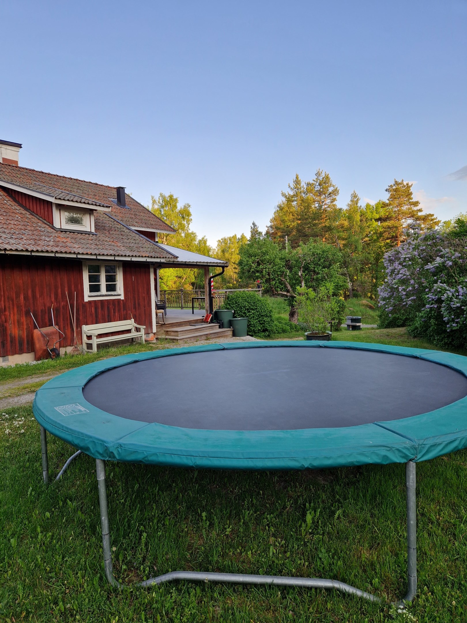 Plats för studsmatta