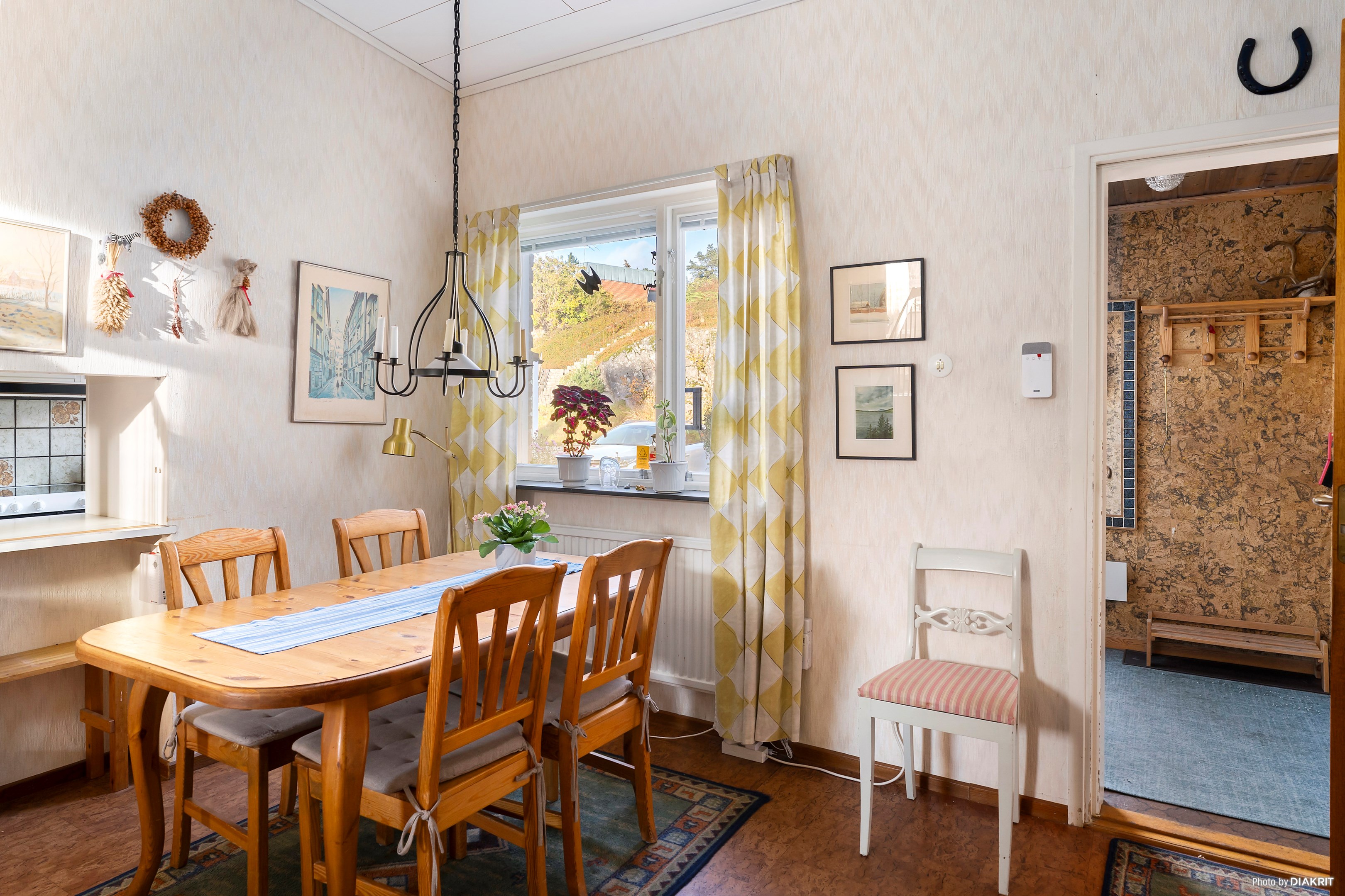 Matplats i anslutning till köket