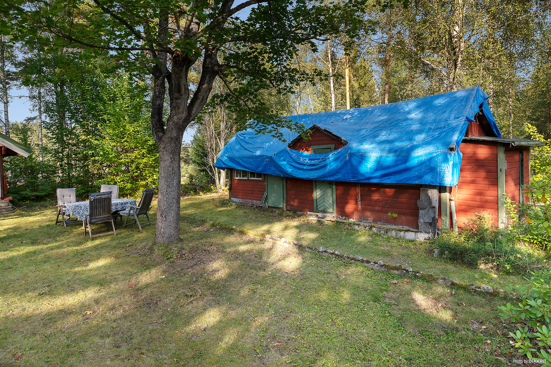 Förrådslängan i renoveringsbehov