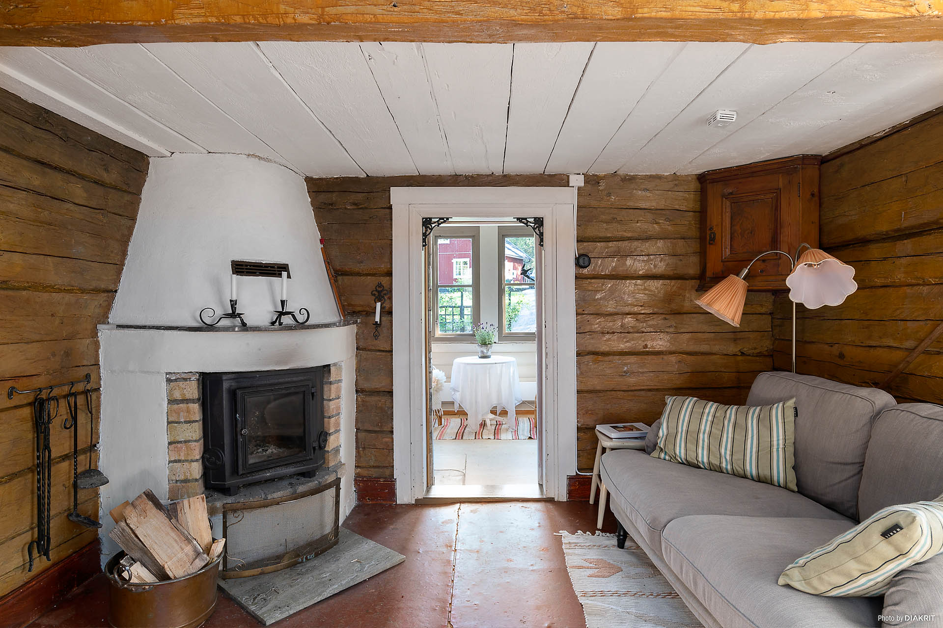 Pampig eldstad i storstugan