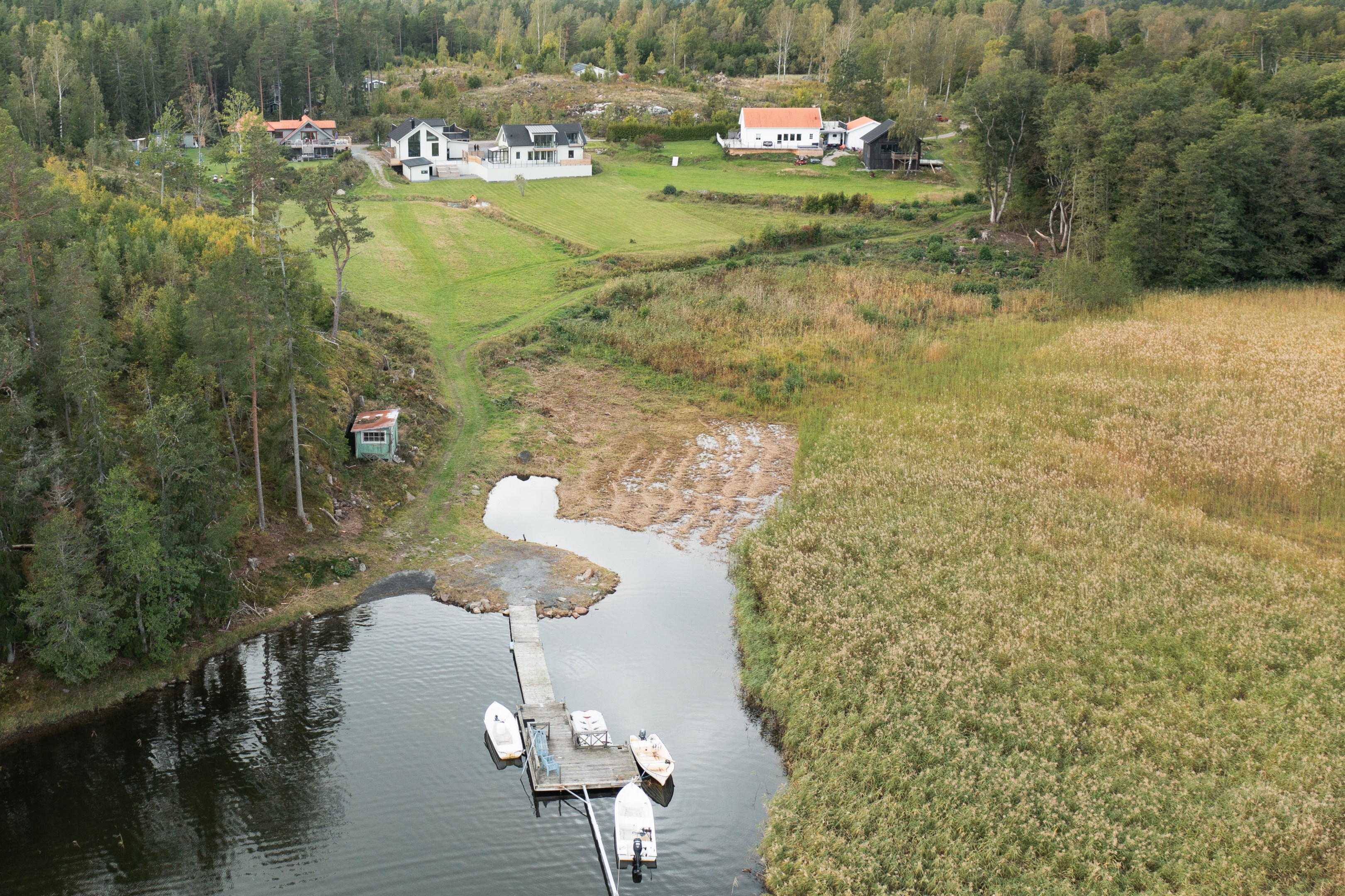 Ett servitut ger plats för båten i havet.