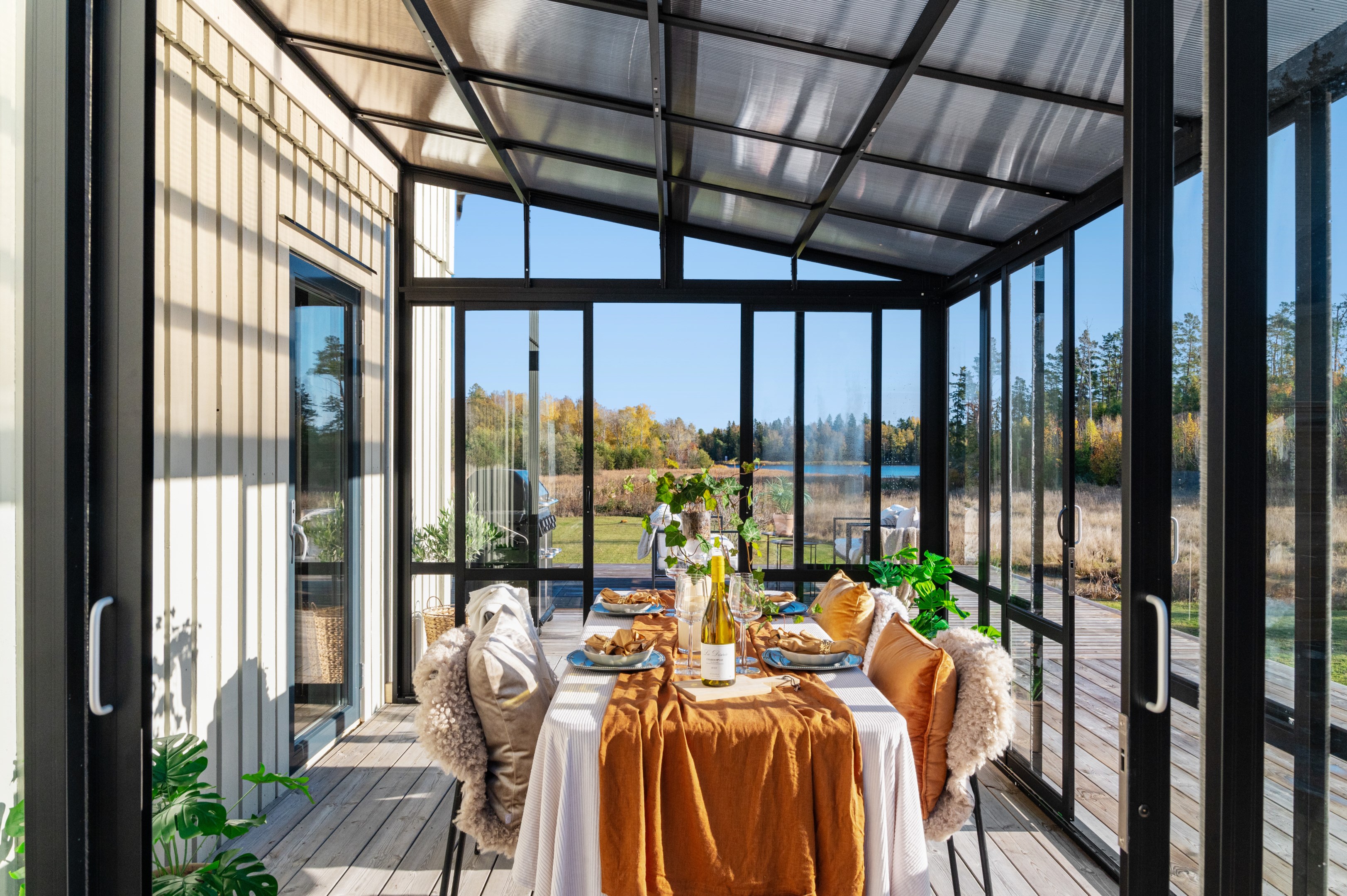 Trevlig utemiljö i vindskyddad miljö