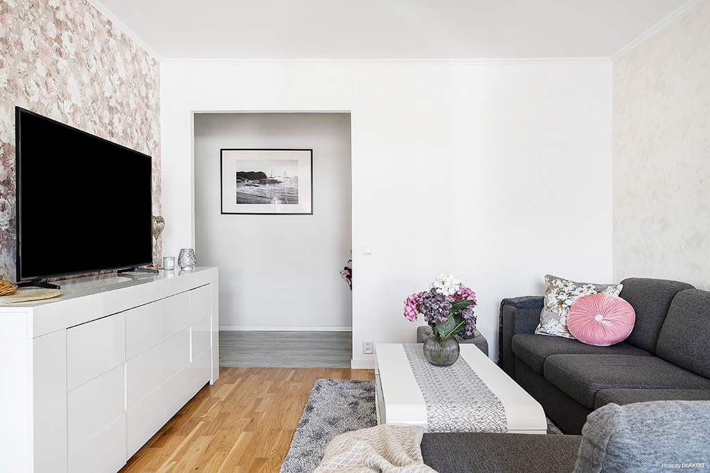 Soffgrupp och TV i vardagsrummet!