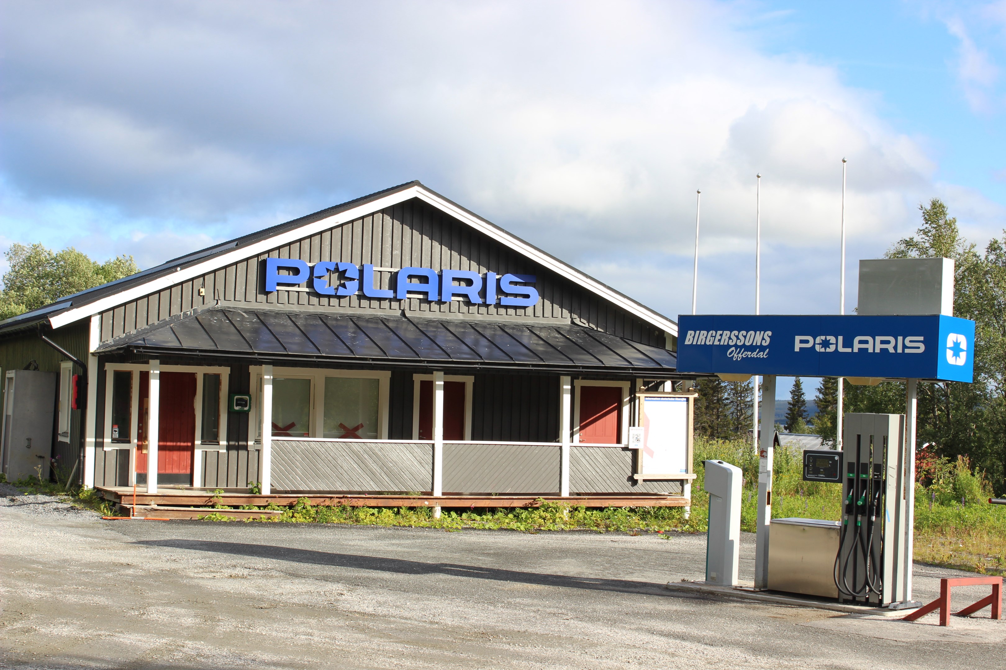 Polariscenter med bränslepumpar