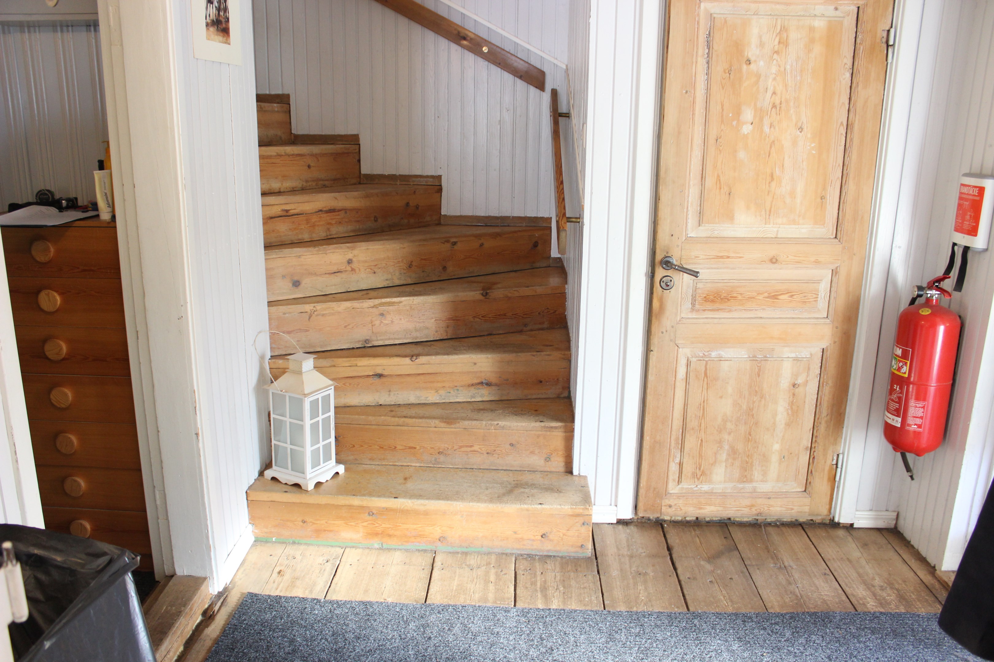 Yttre hall, våningstrappa