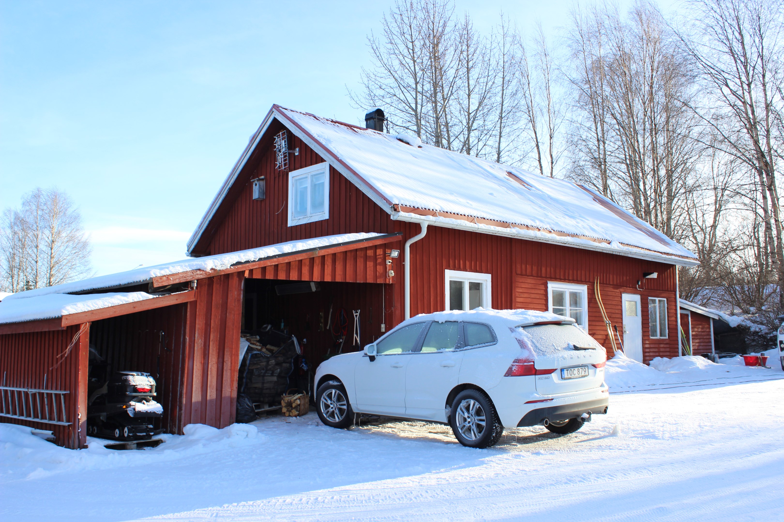 Uthus med 2 lägenheter