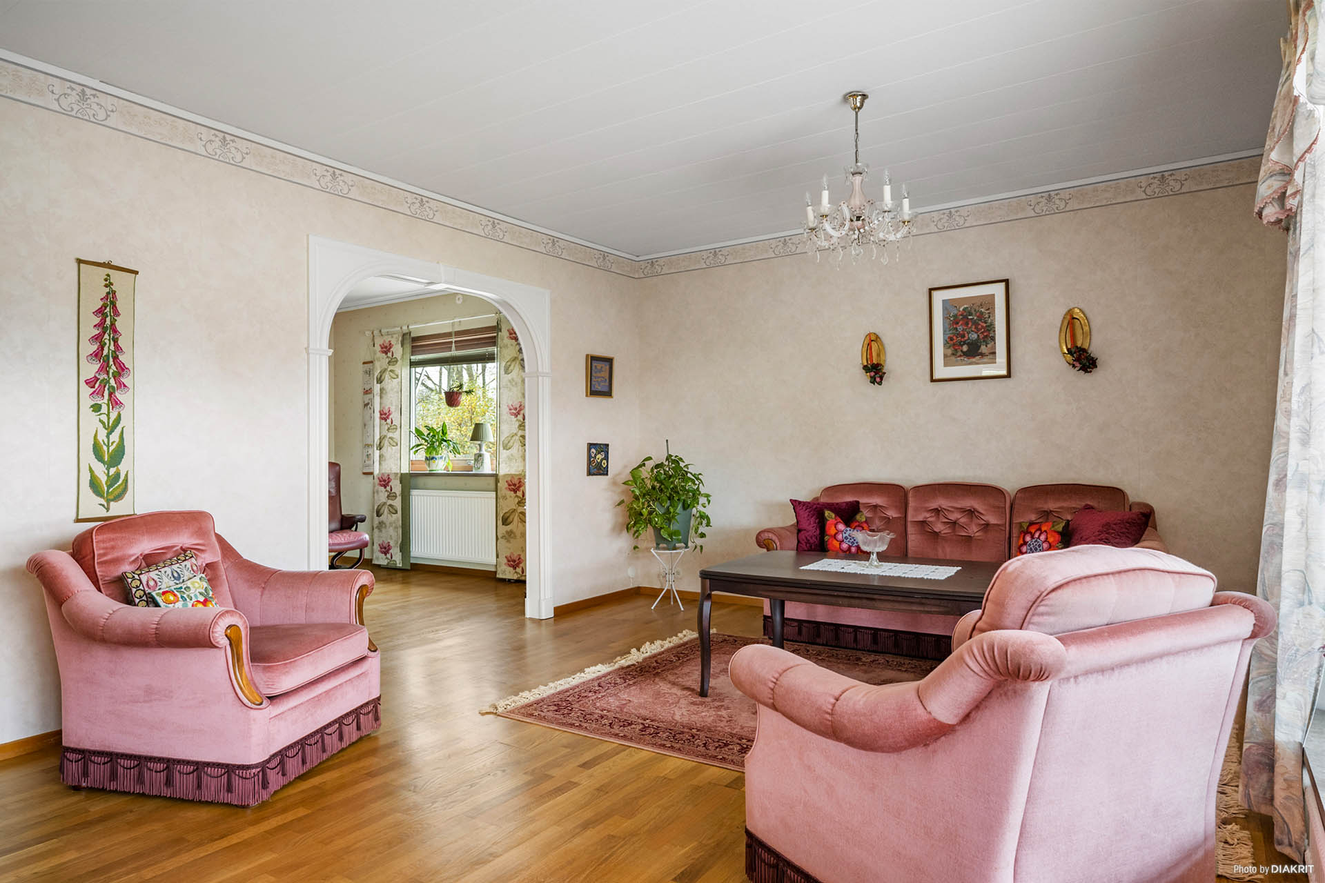 Vardagsrum mot matsal