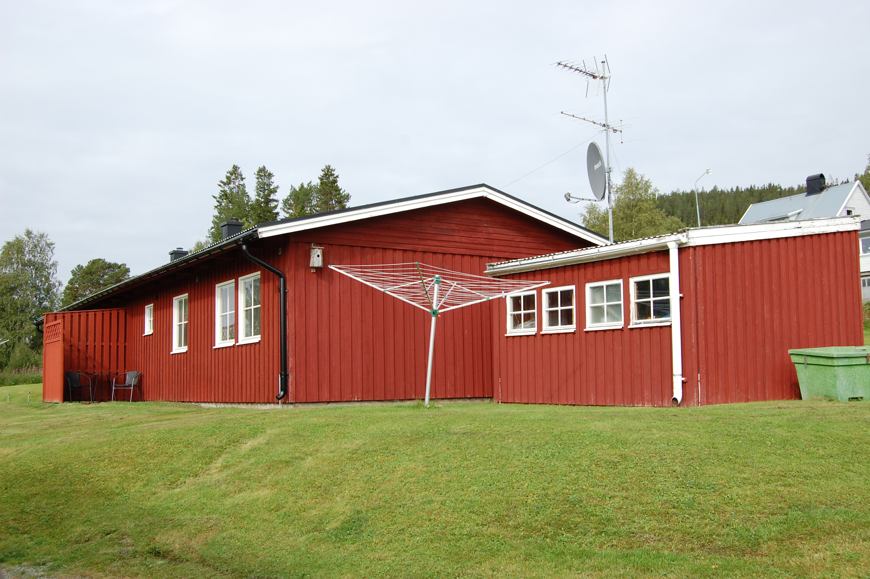 Gårdssida Rötviken 205