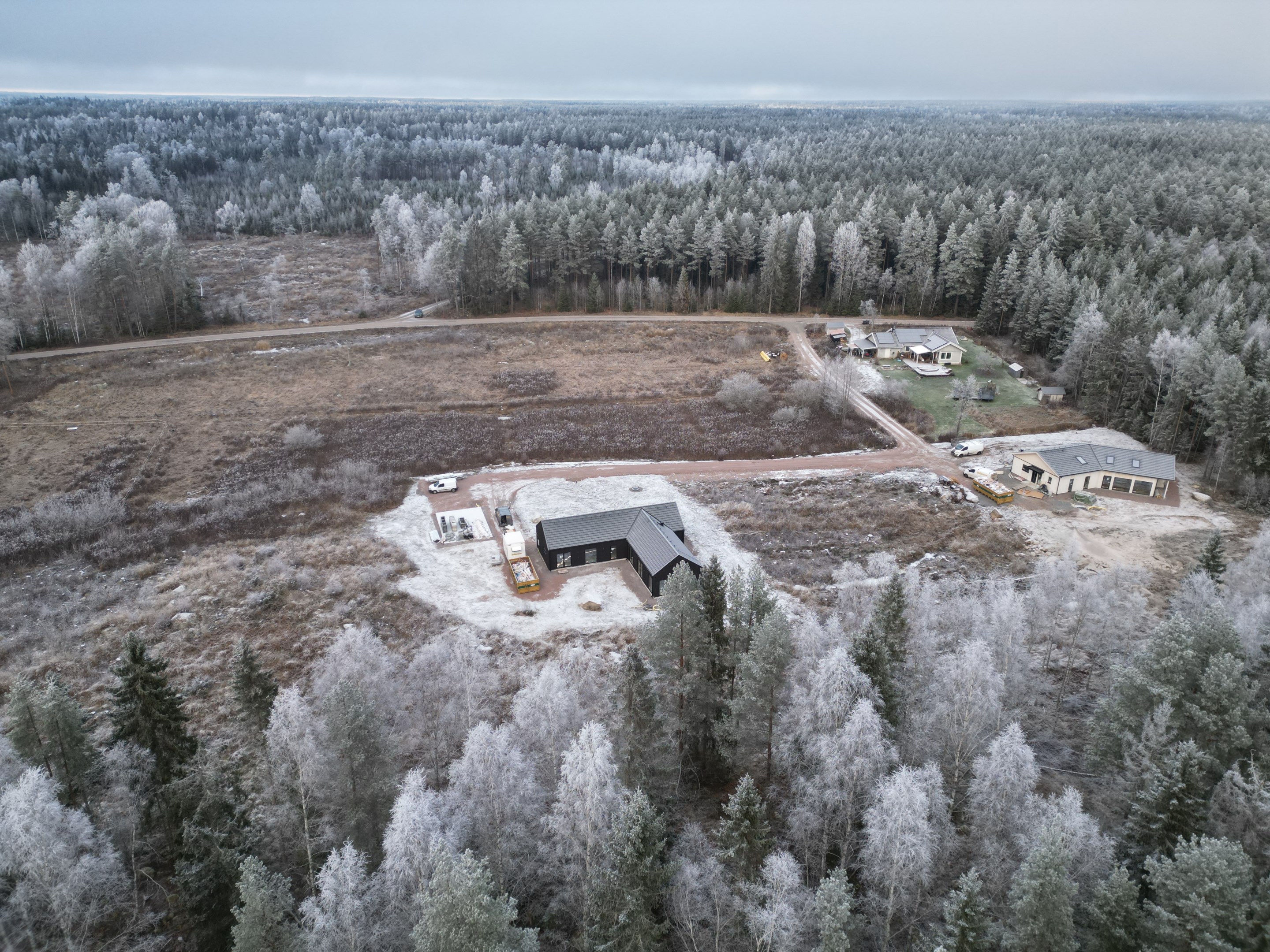 Fyra villatomter till salu Vattholma