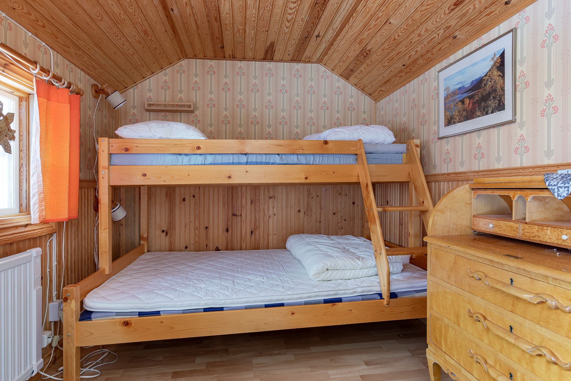 Bild från gästrummet i förrådsbyggnaden