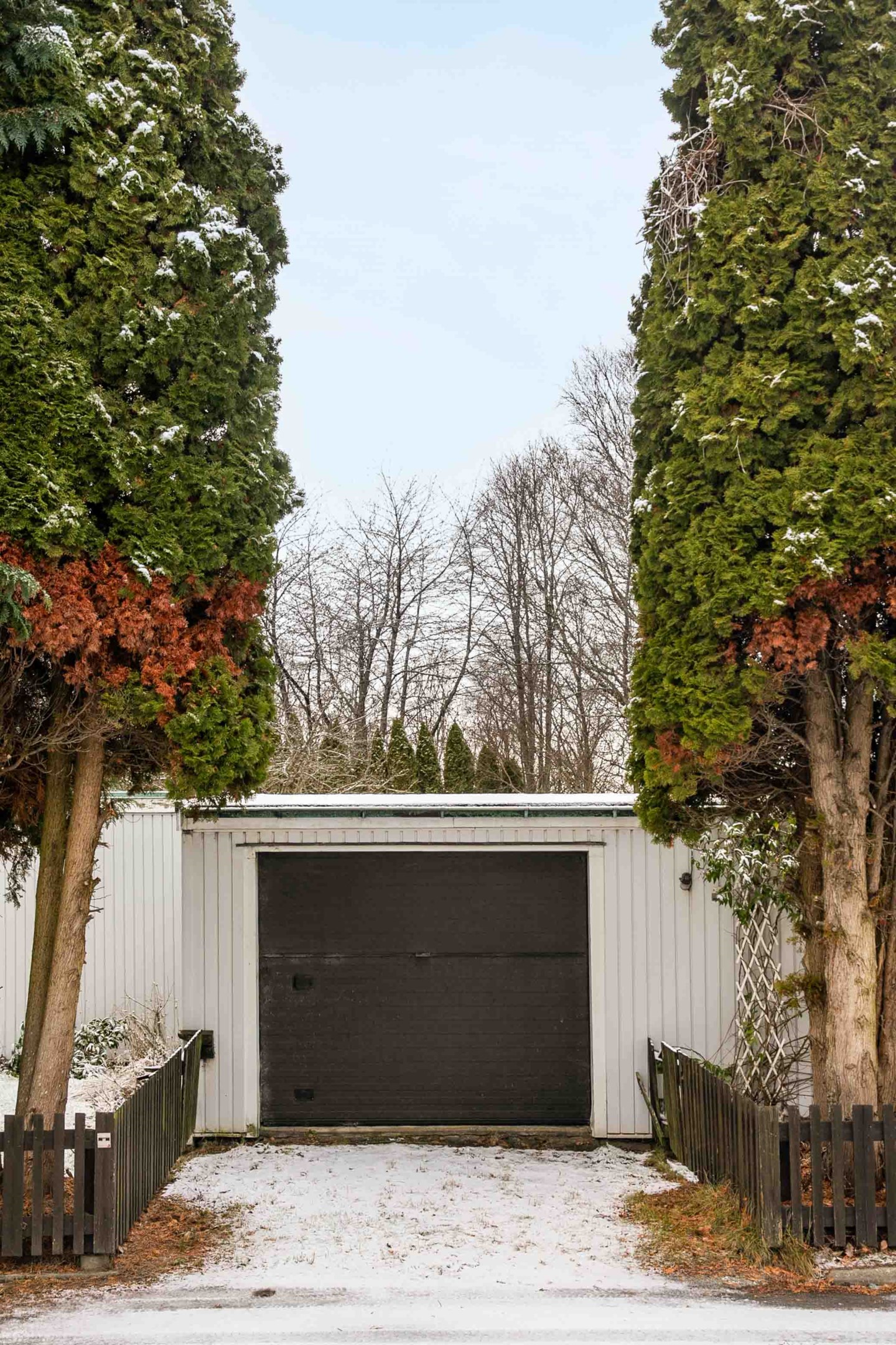 Garage samt parkering