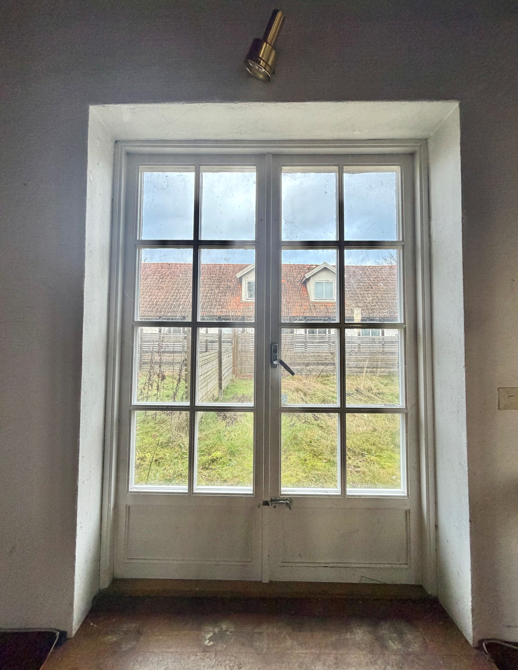 Mot innergården och byggnad nr 2