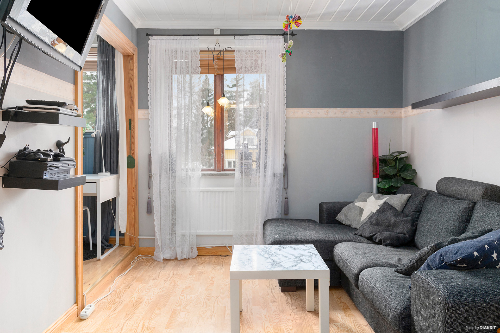 Sovrum 2 på övre plan med alkov