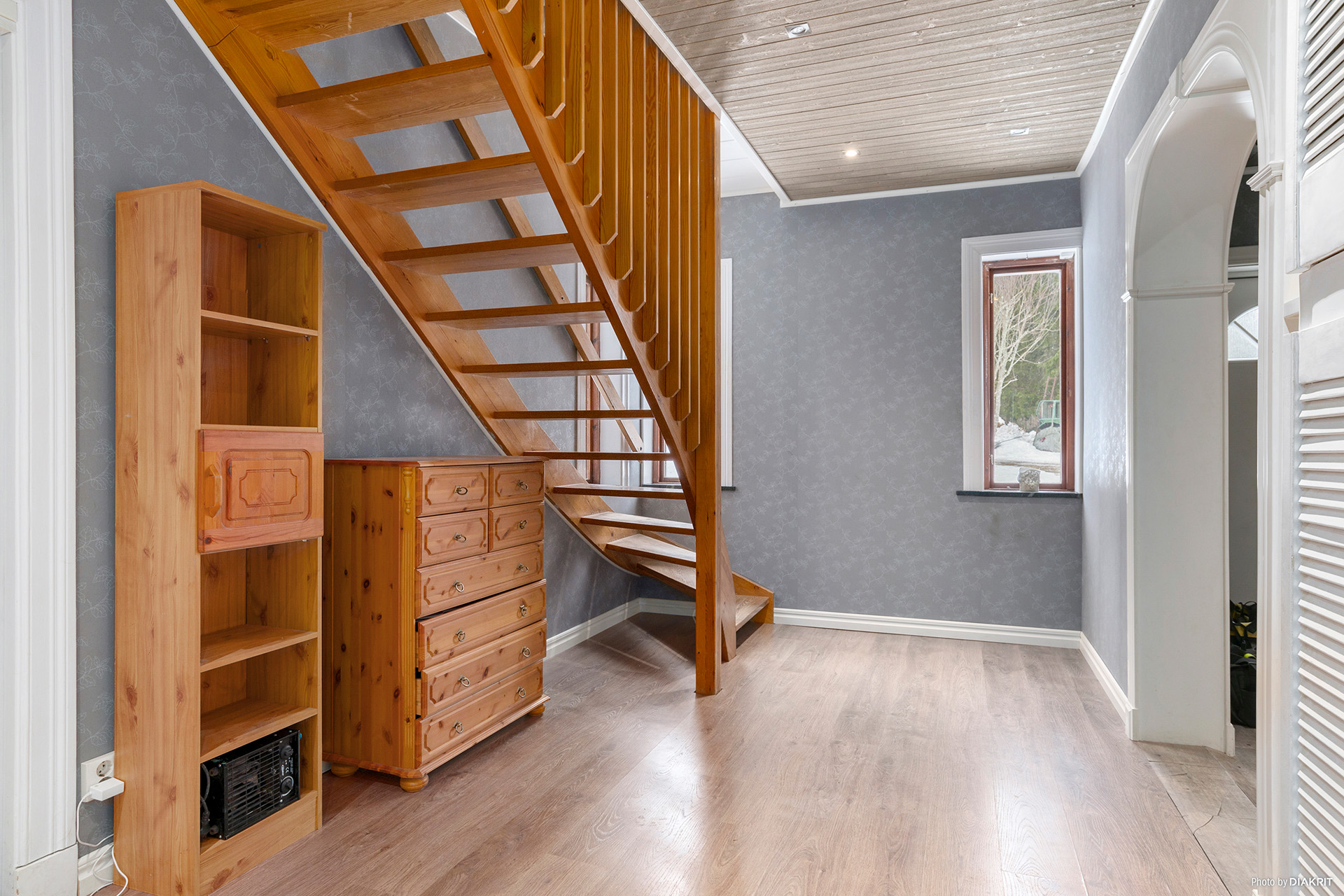 Innerhallen med trapp till övre våningen