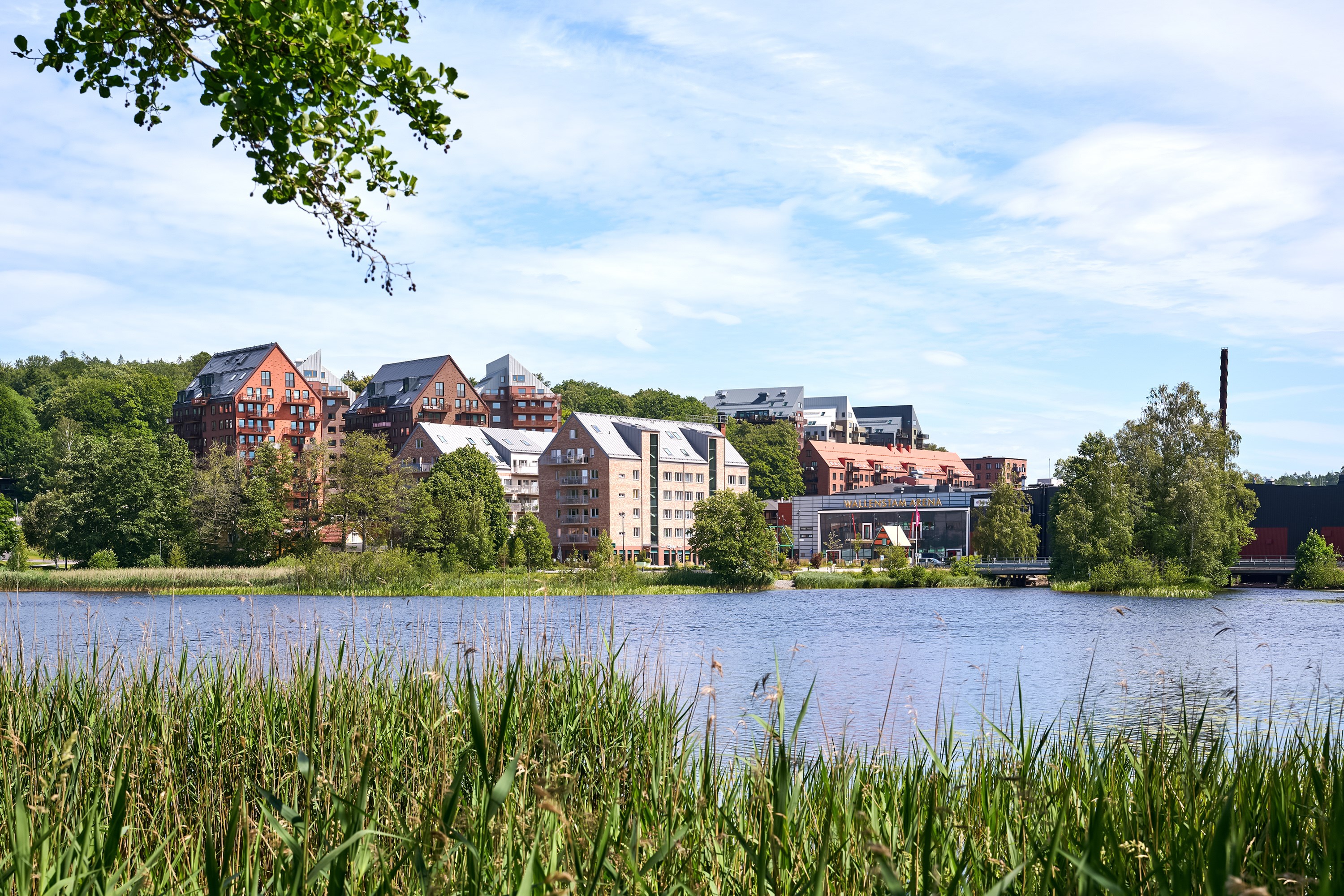 Mellan Hulebäcksgymnasiet, Wendelsberg och Mölnlycke Fabriker ligger Massetjärnsparken