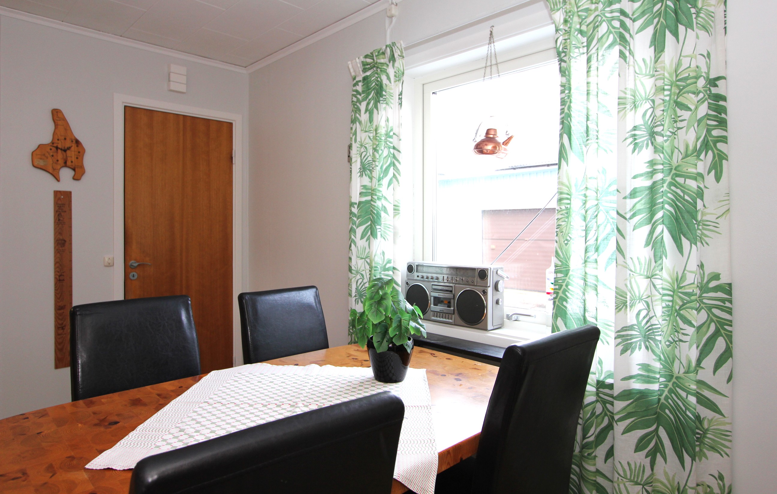 Fint med fönster vid matplatsen