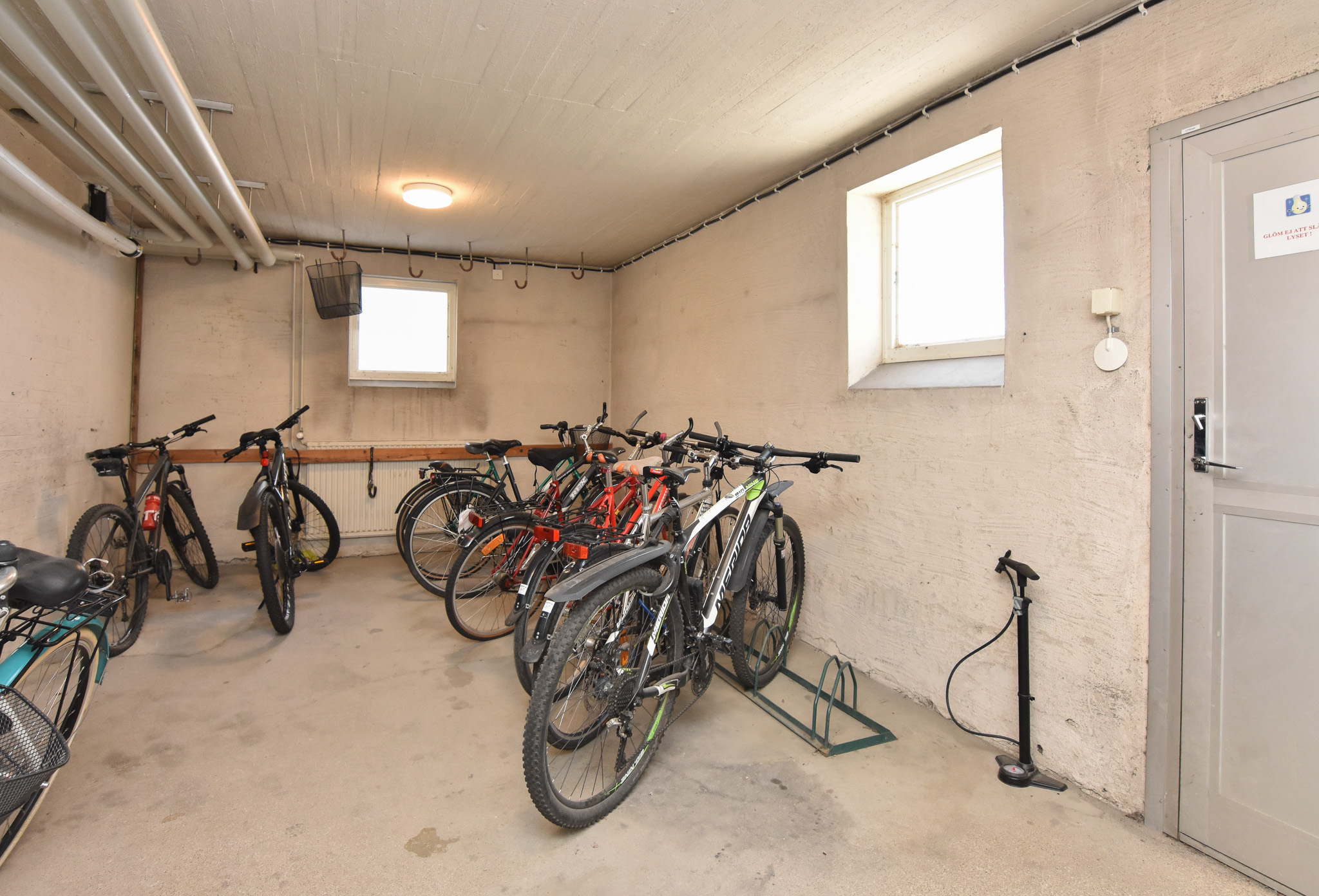 Gemensamt cykelrum i entréplan