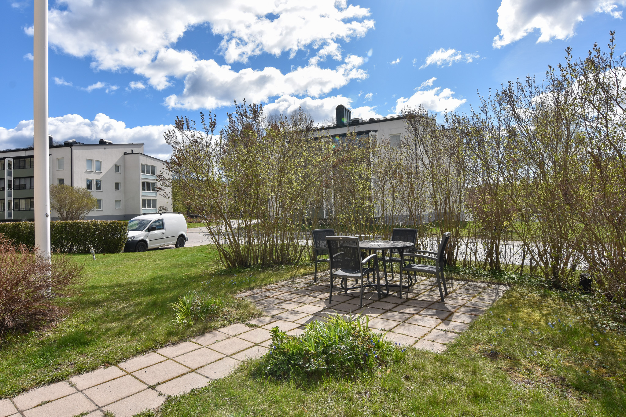  Gemensamt uteplats vid entré