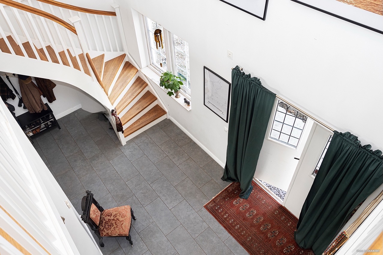 Hall - öppet upp till nock