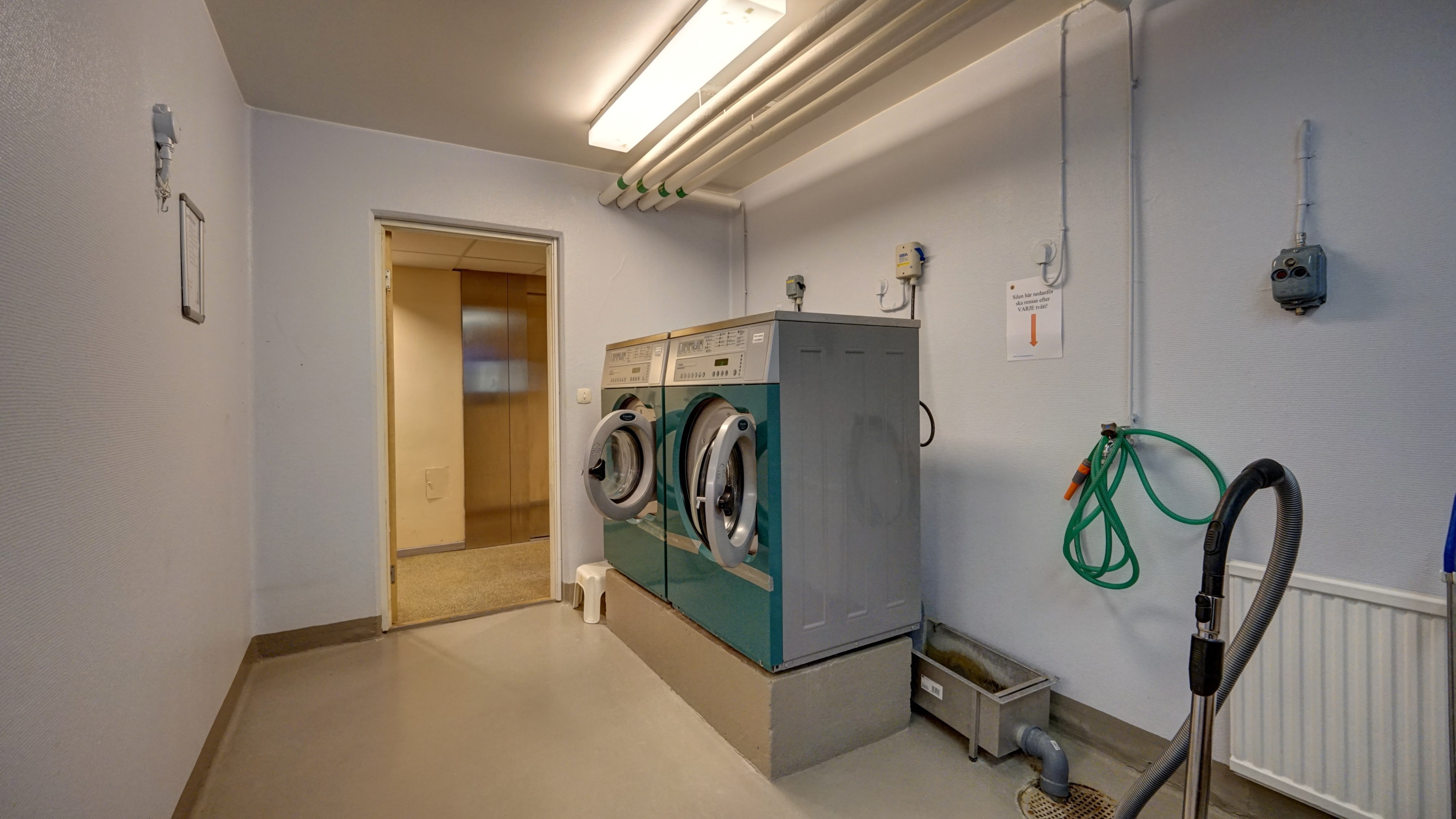 Tvättstuga på bottenvåningen