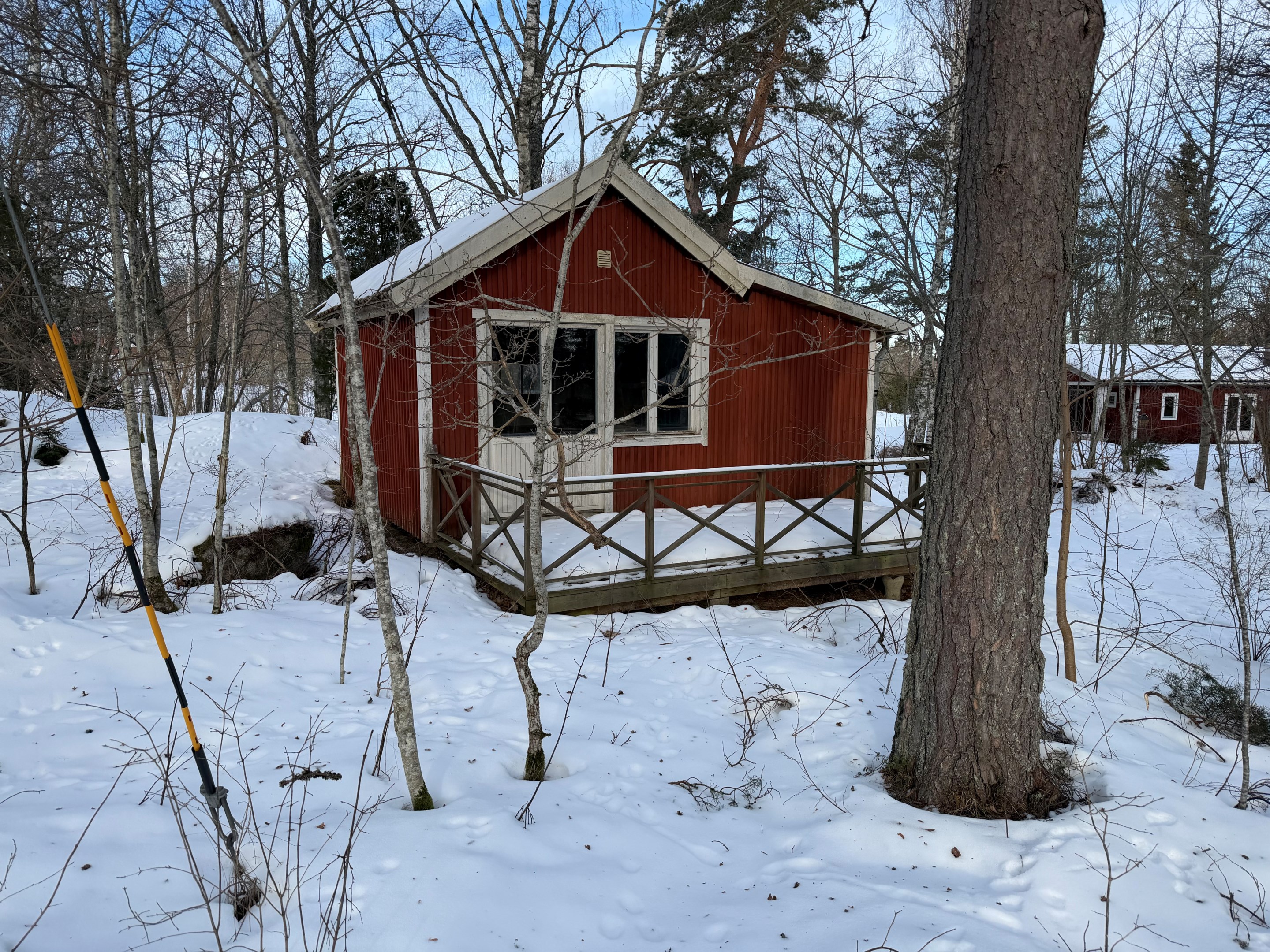 Enkel stuga renoveringsobjekt