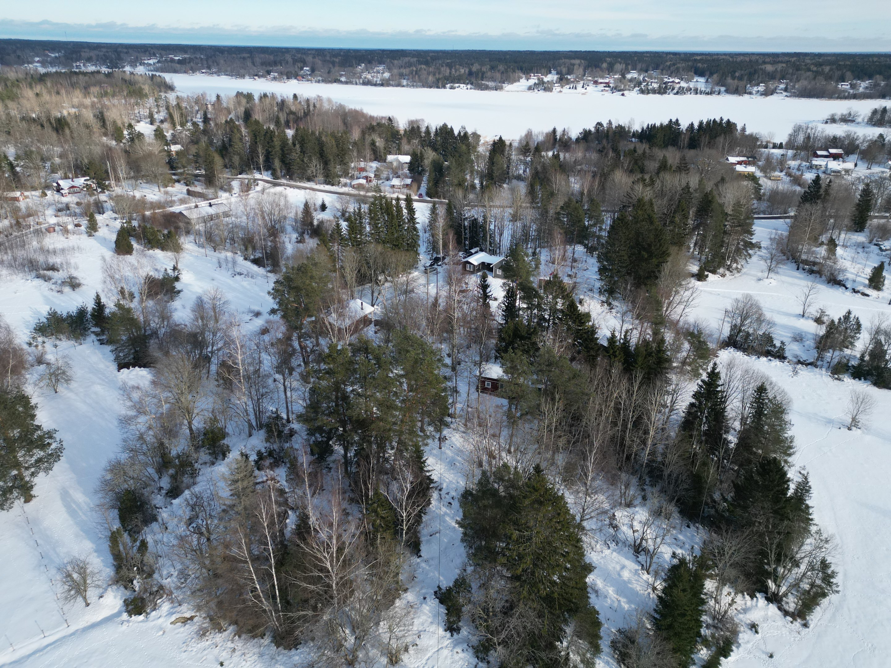 Drönarbild. Gångavstånd till Väddöviken