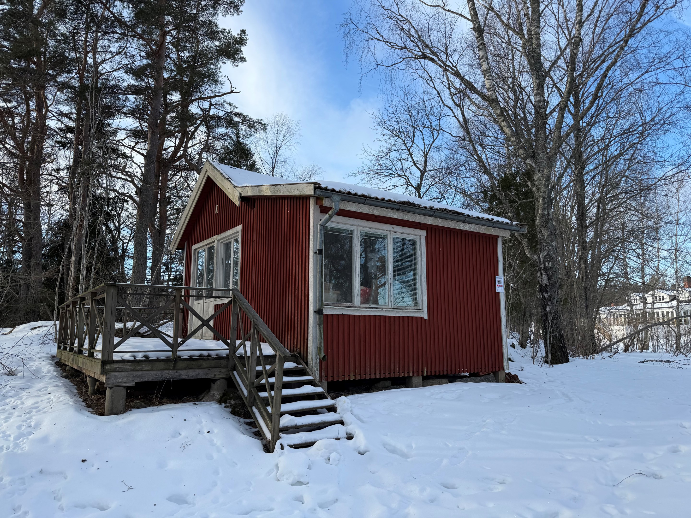 Enkel stuga renoveringsobjekt