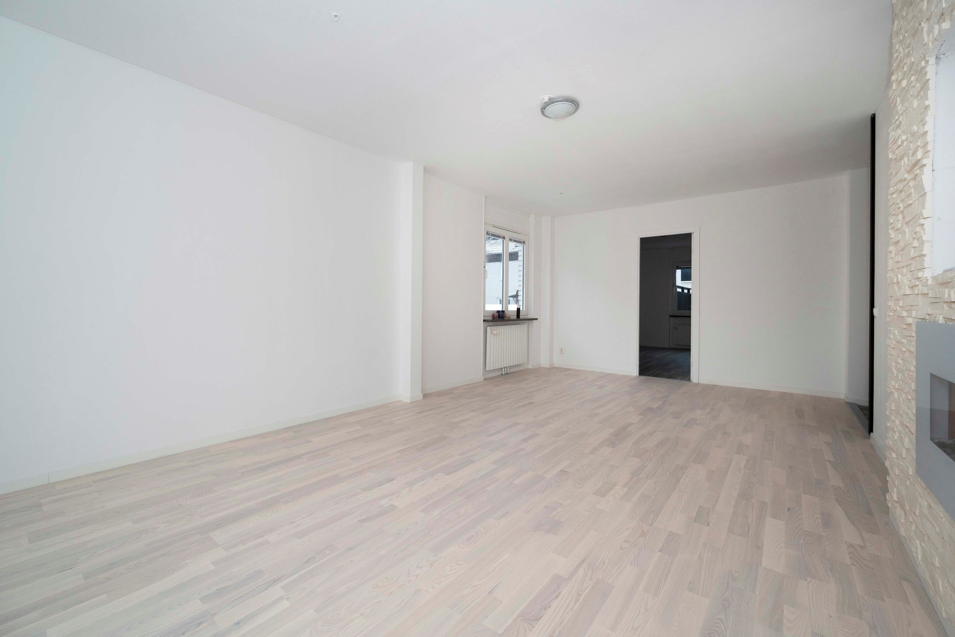 Vardagsrum mot sovrummet