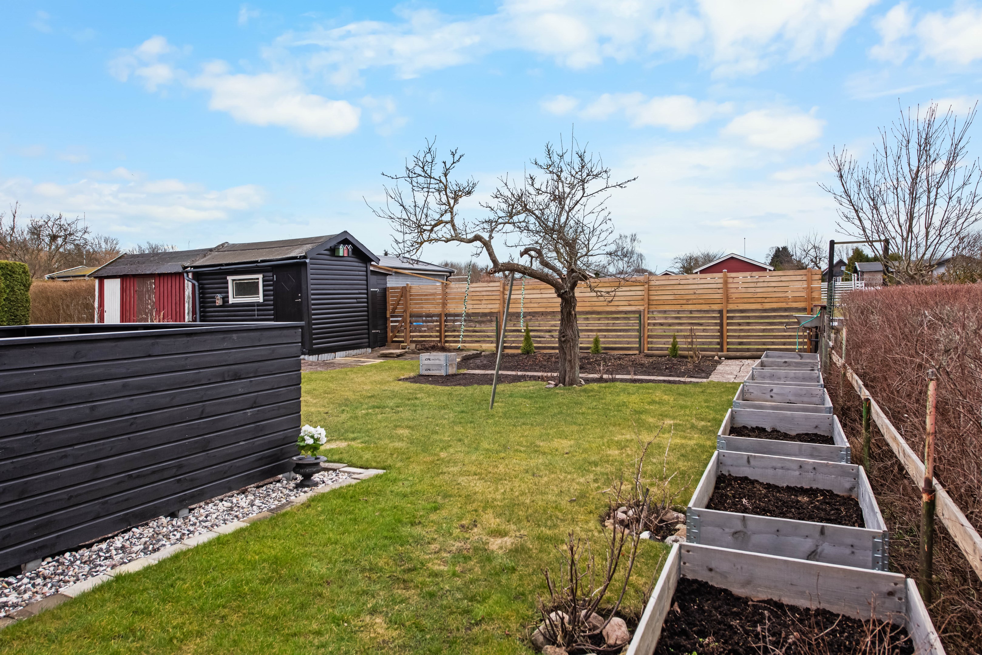 Odlingslådor i trädgården