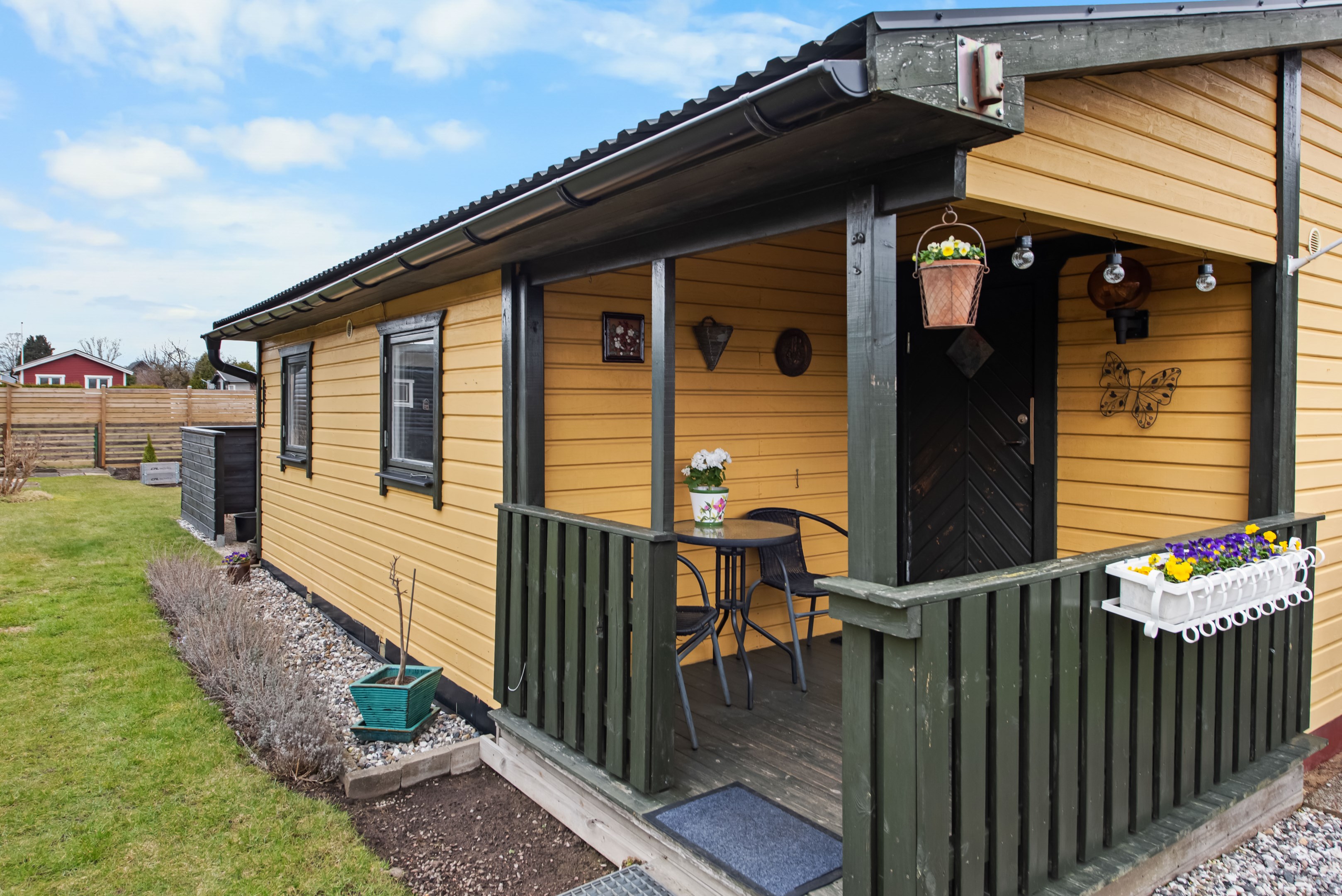 Härlig veranda att sitta och njuta på