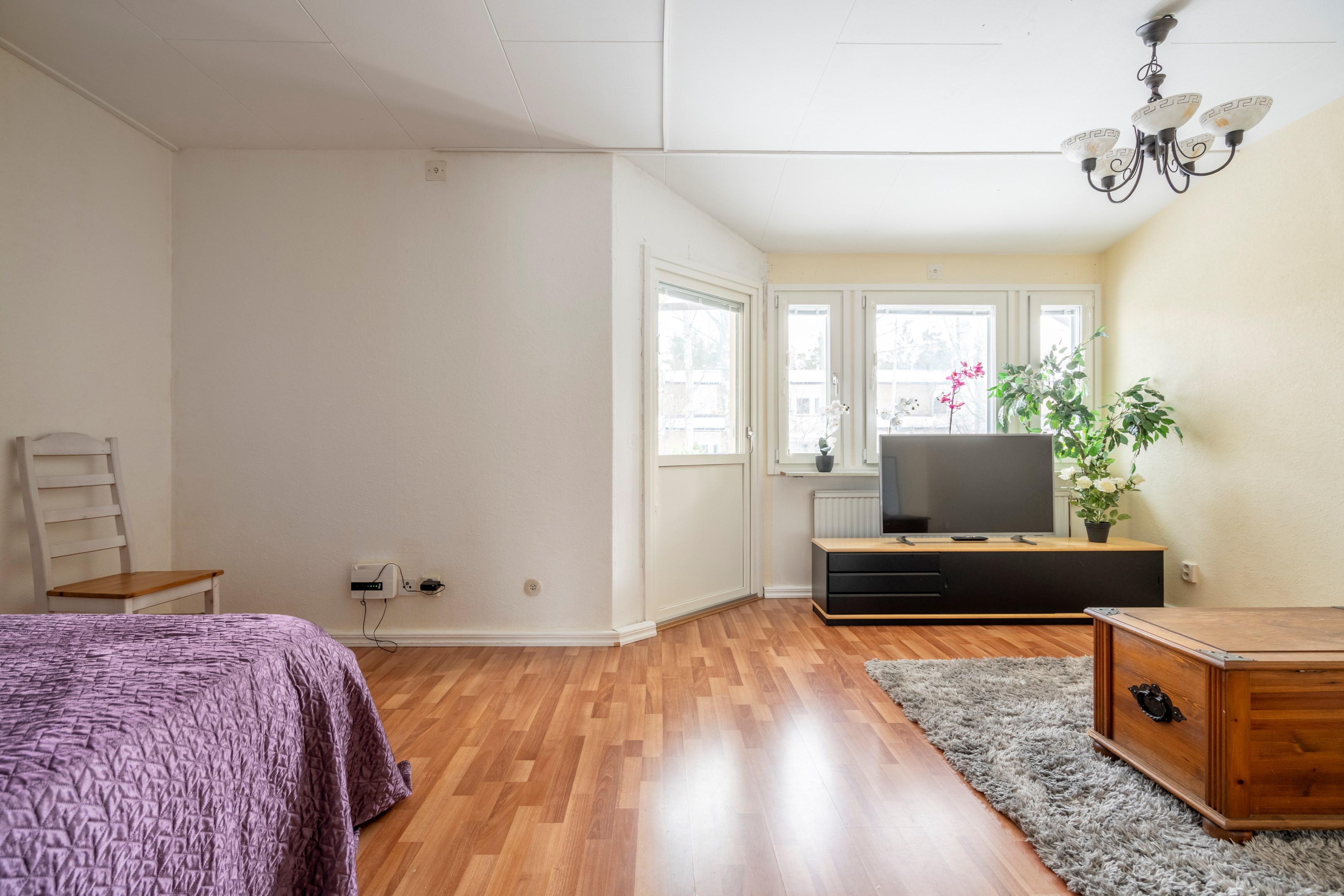 Yteffektivit allrum med möjlighet till sällskapsdel och socialkontor.