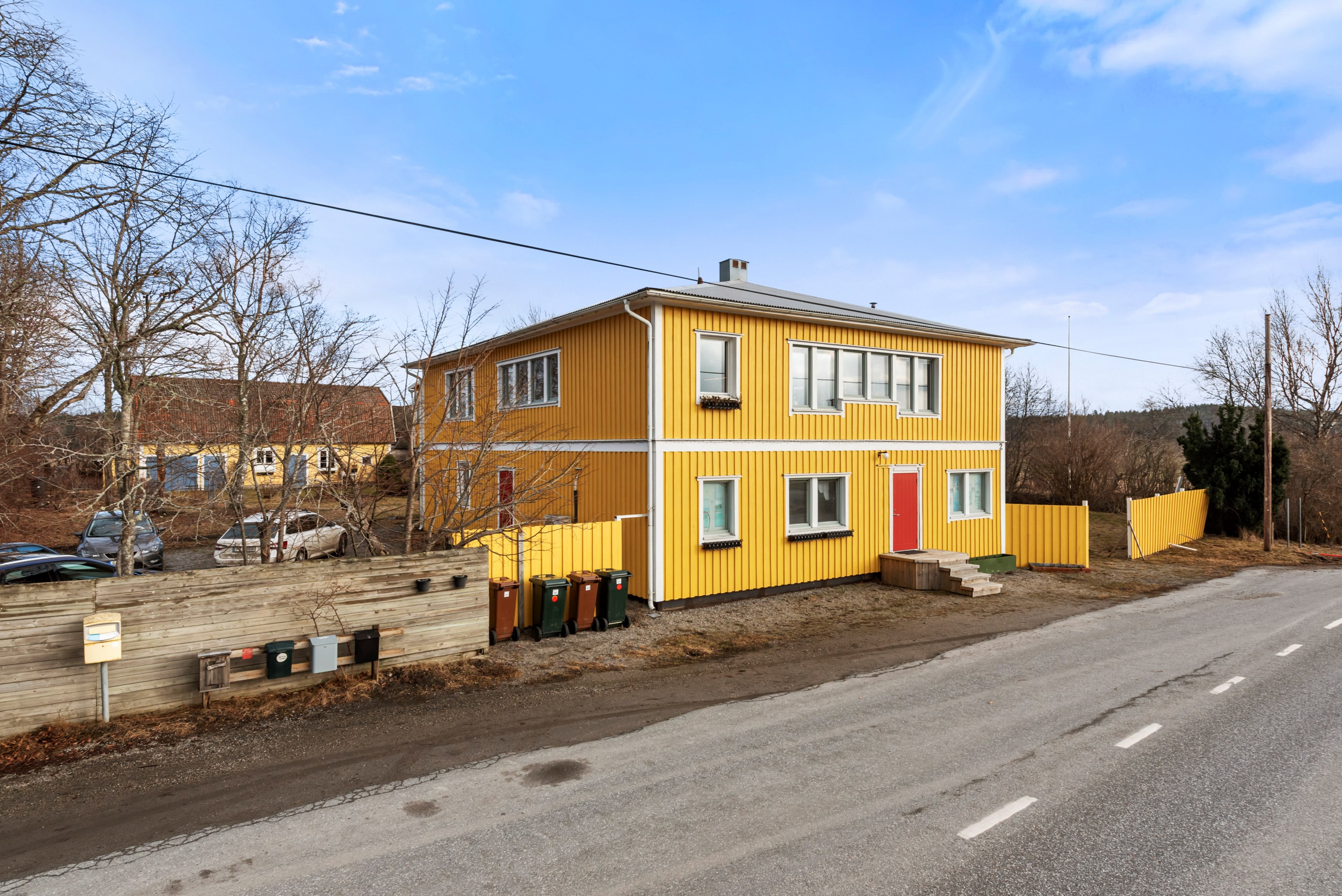 Huset med parkeringen