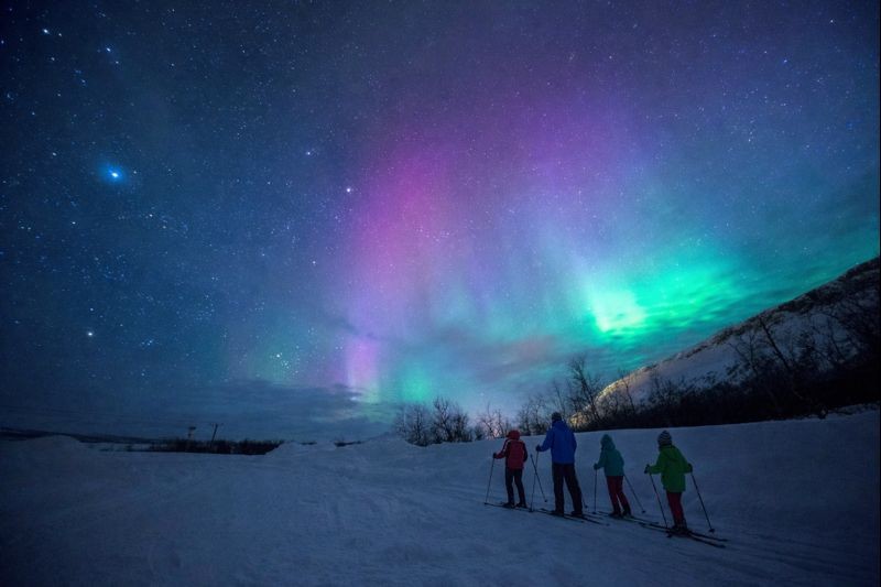 Norrsken, familj upptäcker