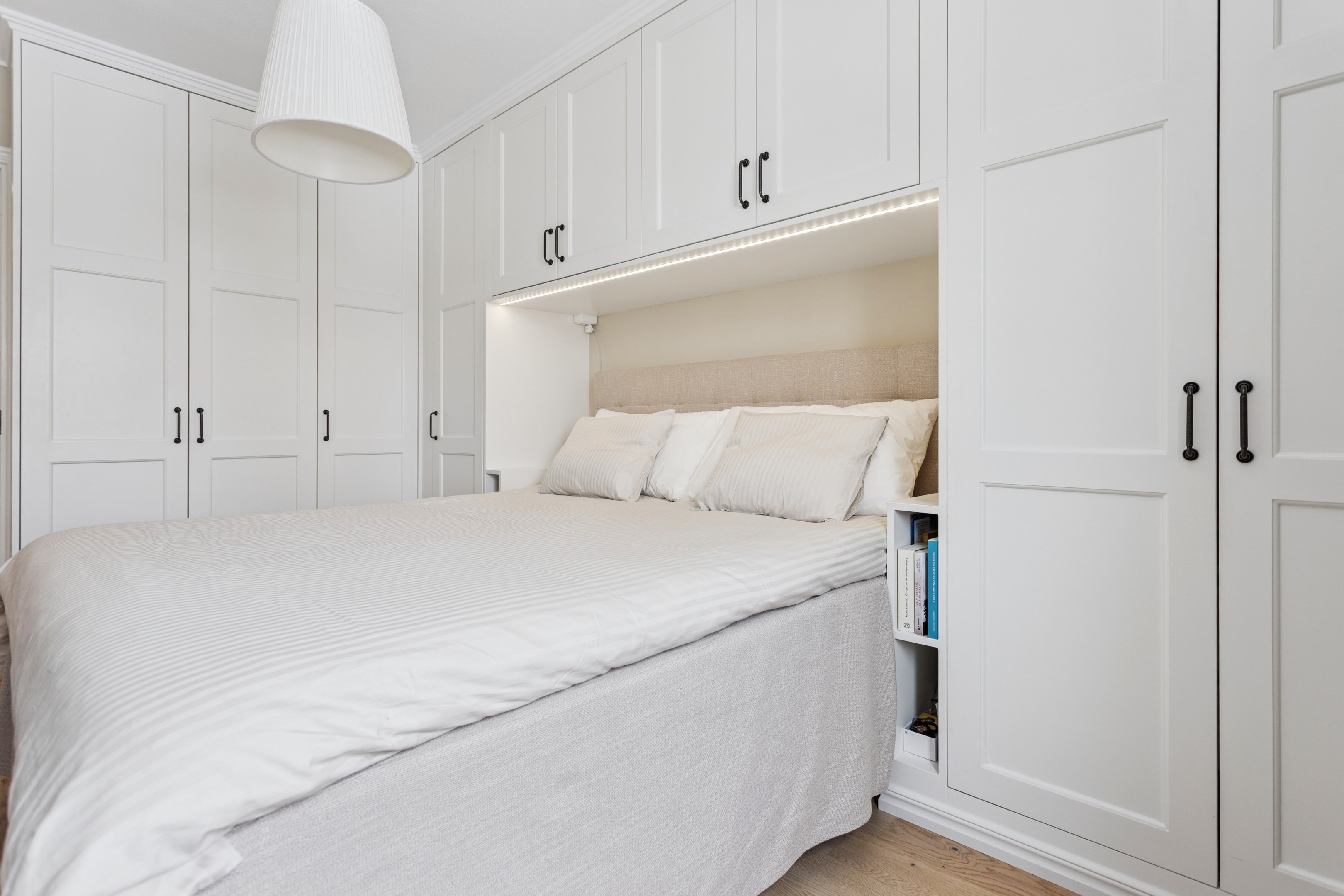 Fint detaljarbete i sovrum 1